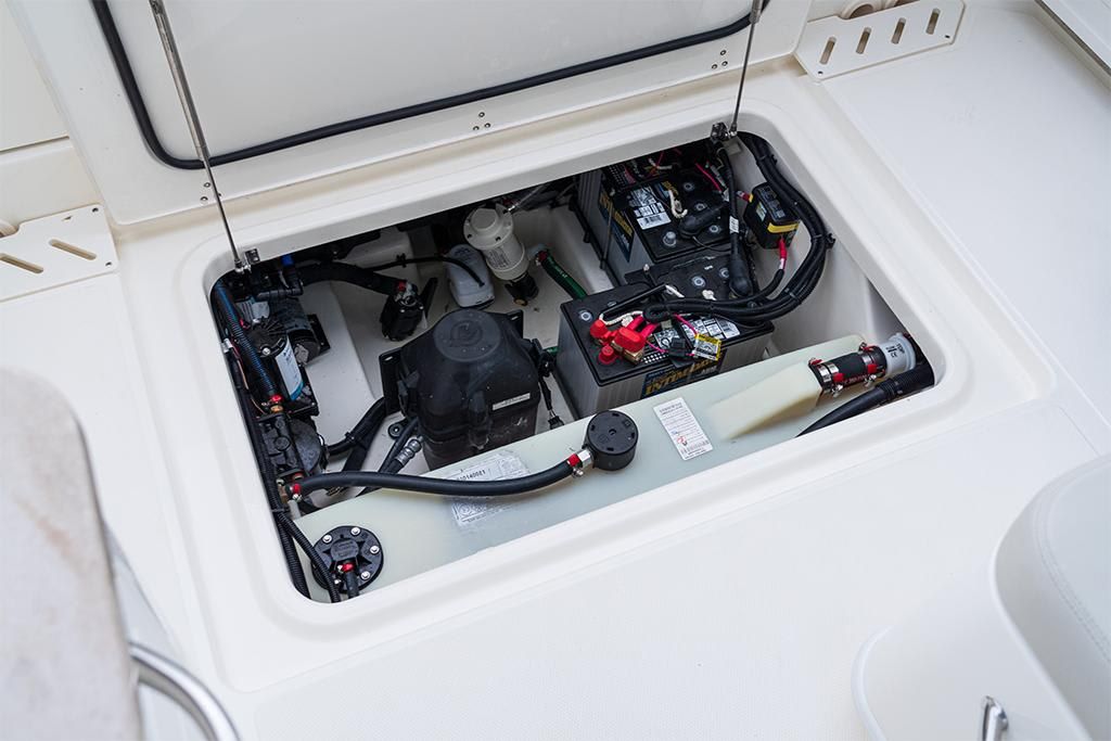2023-Boston-Whaler-240-Vantage-MarineMax