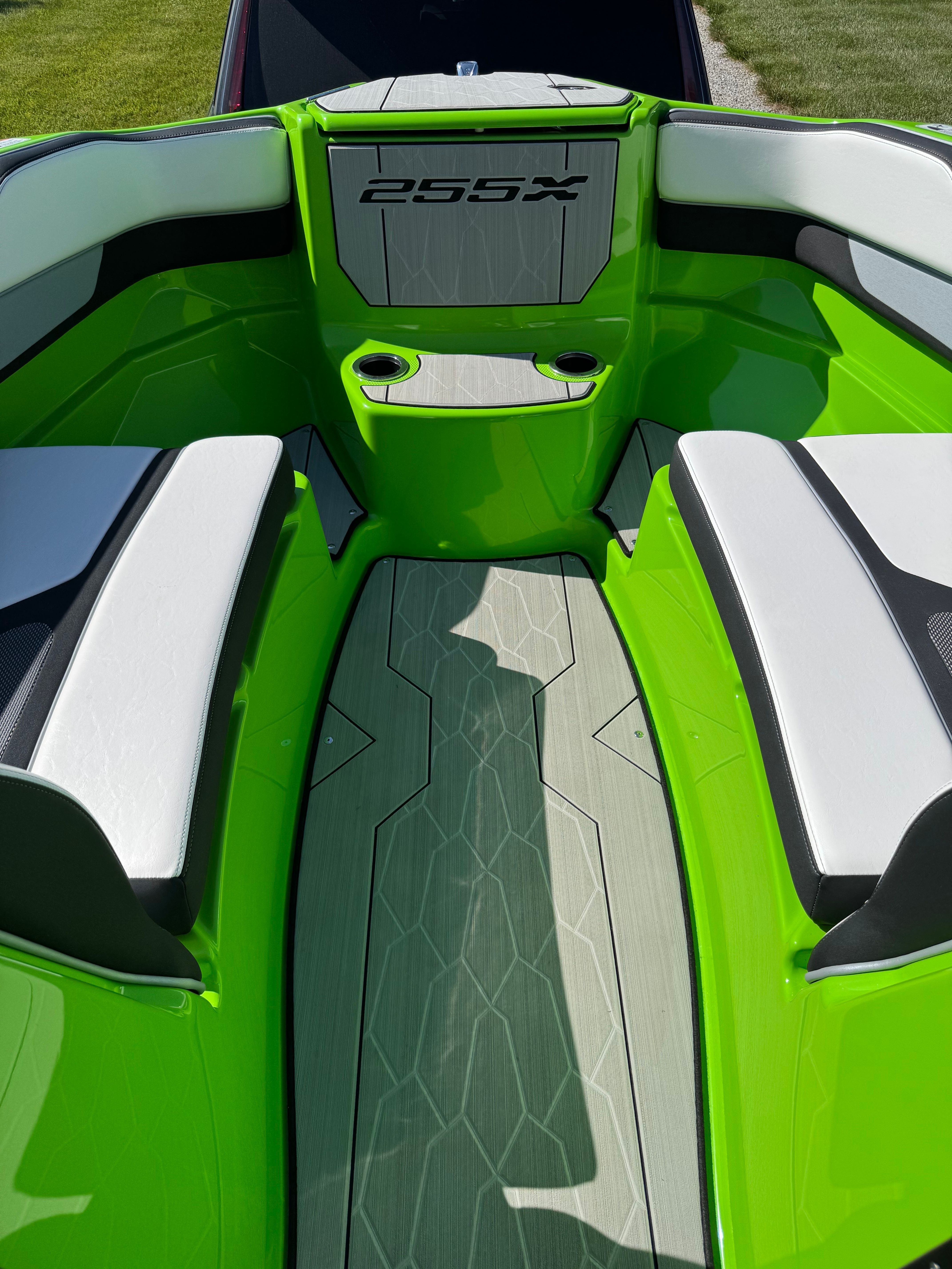 2022 Yamaha Boats 255XD - 51