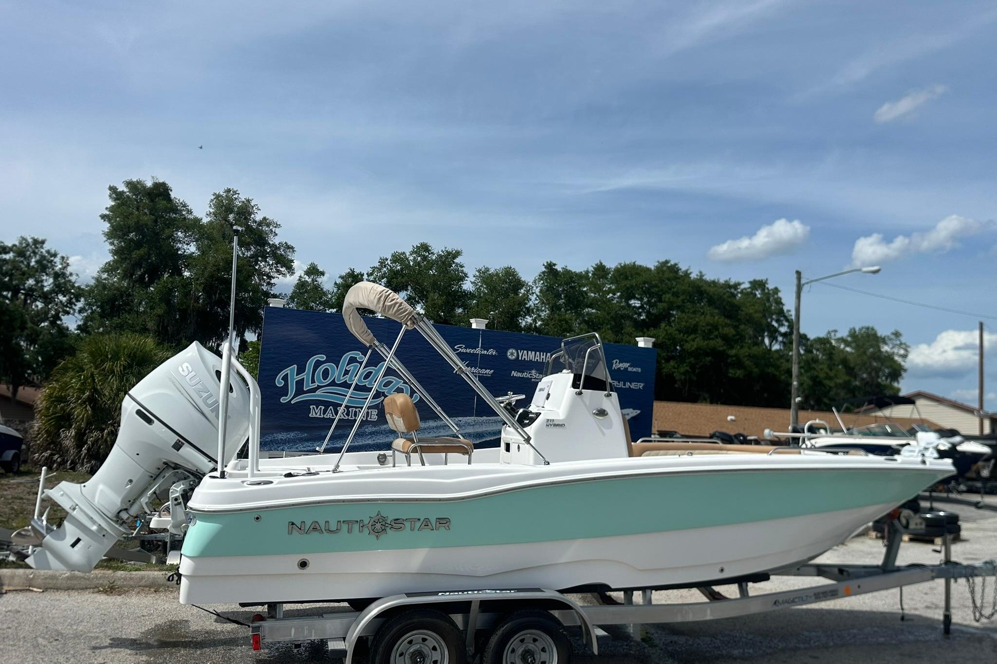 2024 NauticStar 211 Hybrid