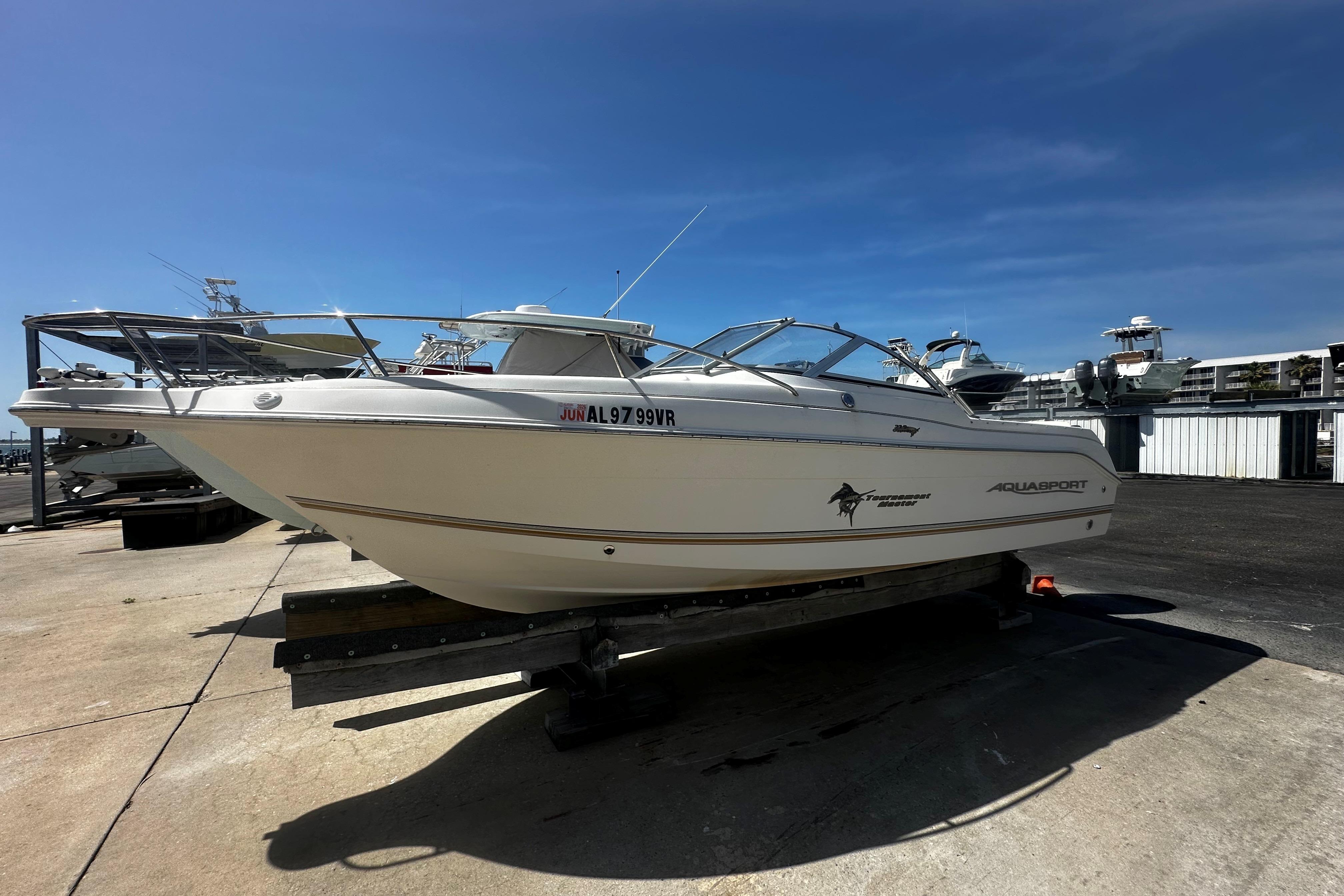 2004 Aquasport 215 Osprey Sport