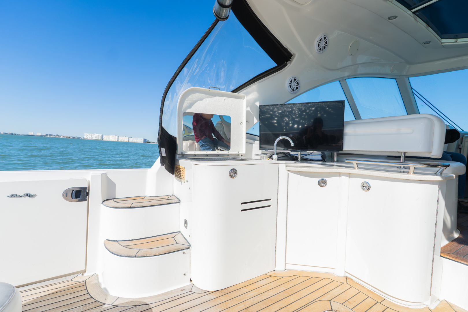 2010 Sea Ray 50 SUNDANCER - Image 24