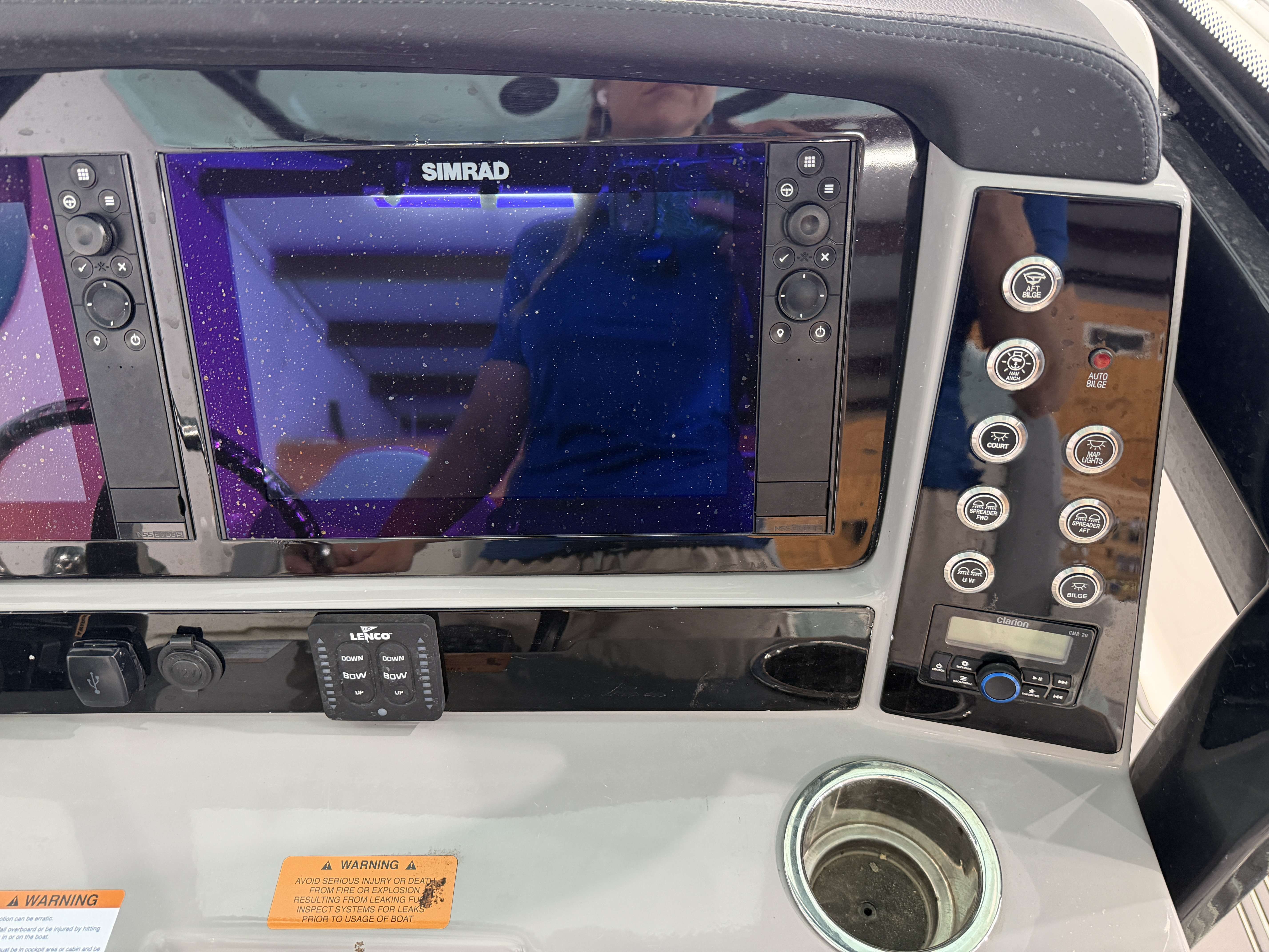 2023 Robalo R250 Center Console - 25