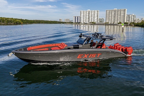 2021 Midnight Express Solstice