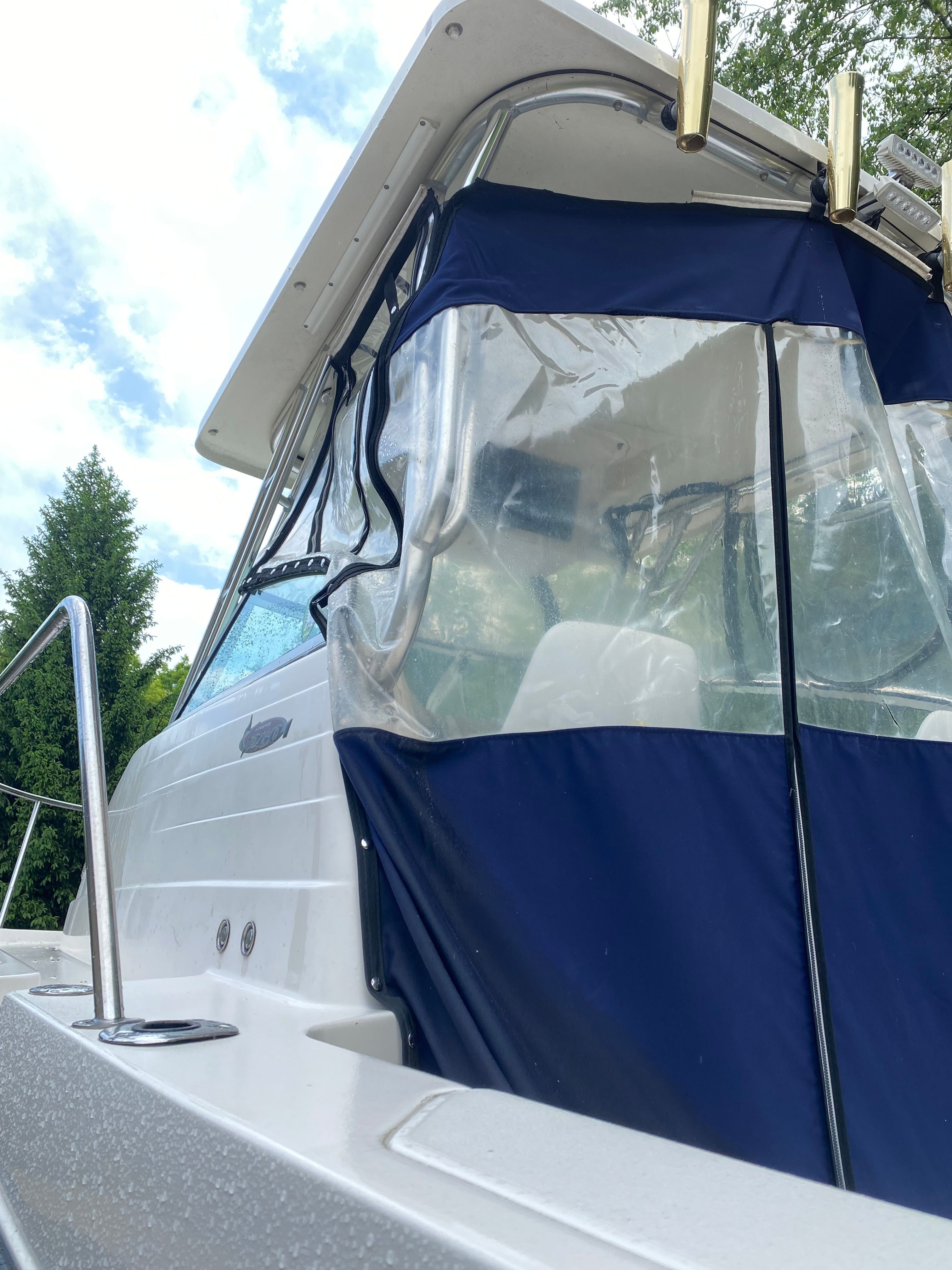 2007 Seaswirl Striper 2601 Walkaround I/O - 3