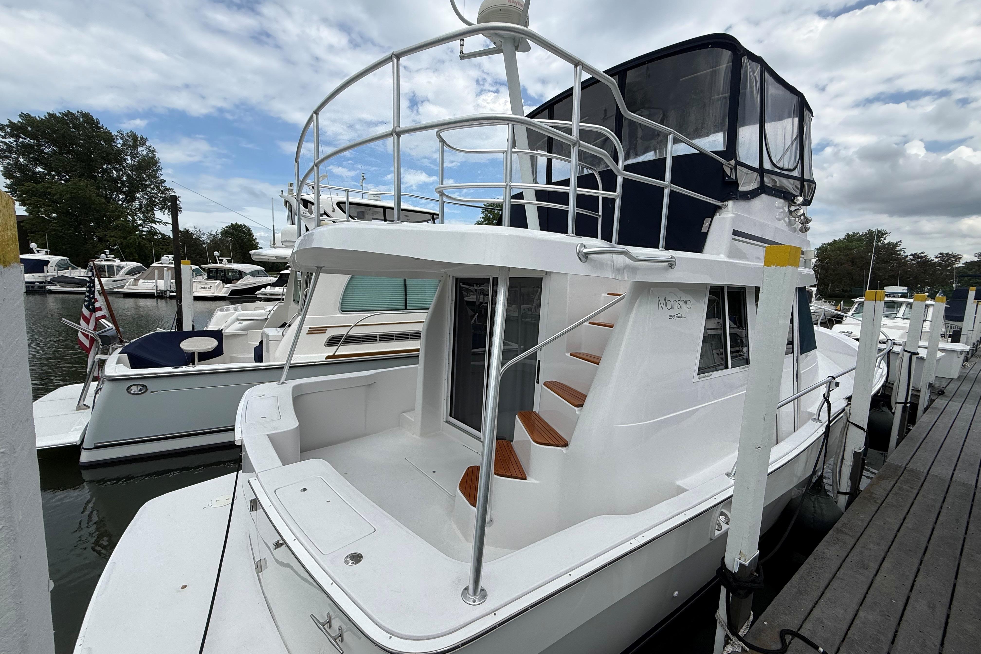 1999 Mainship 350 Trawler