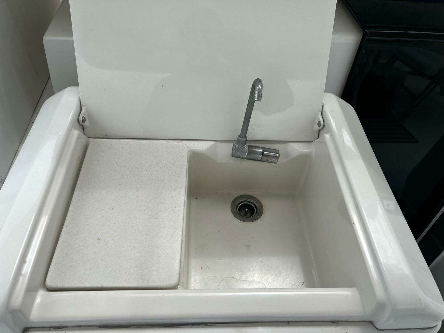 1999 Carver 356 Aft Cabin - Image 18