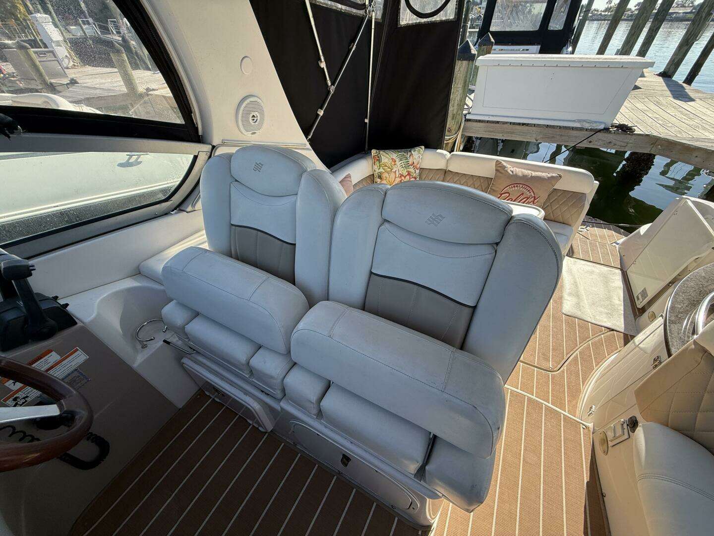 2006 Four Winns 318 Vista - Image 17