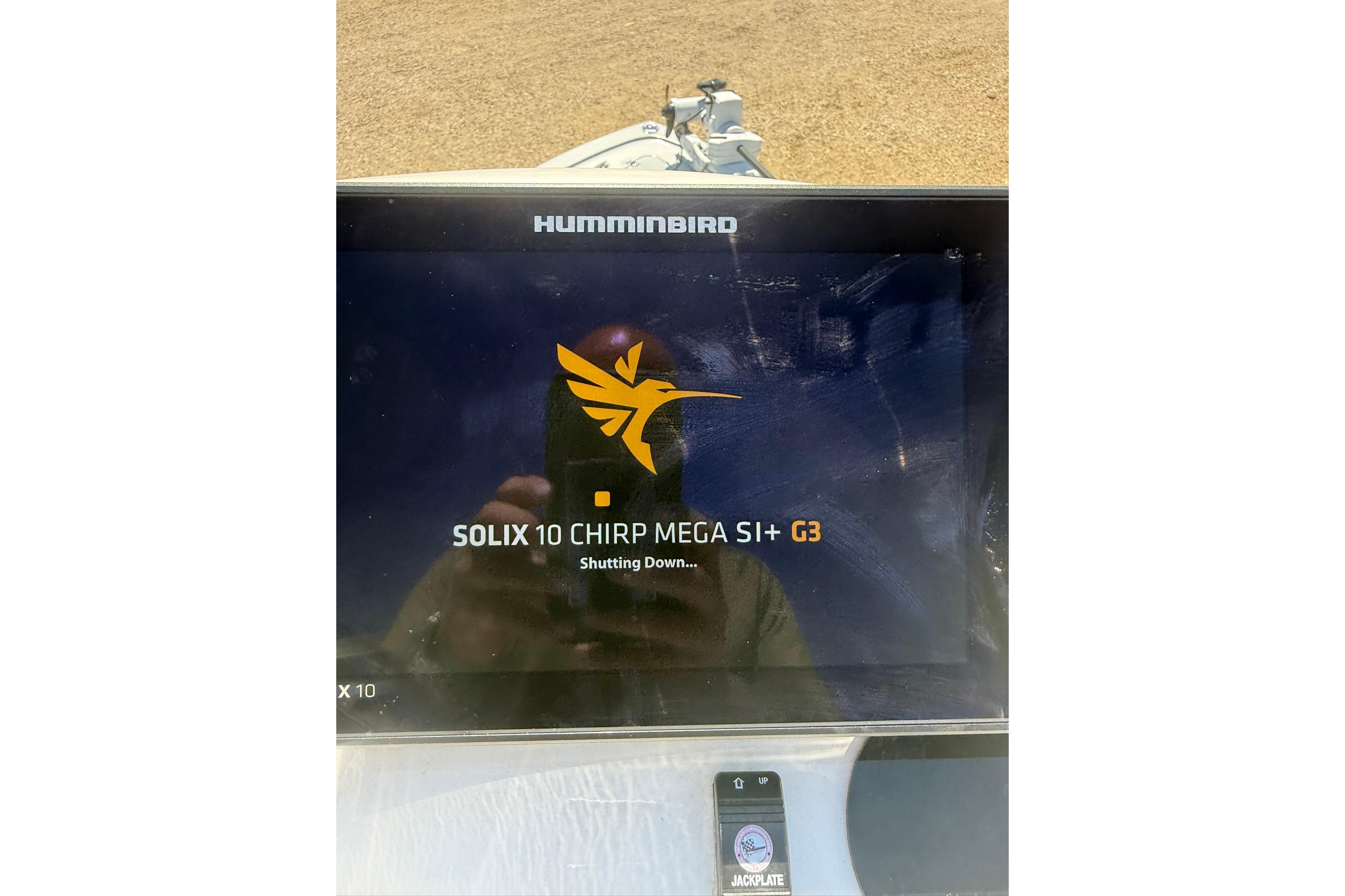 Humminbird SOLIX 10 CHIRP MEGA SI+ G3 display on 2024 Pair Customs 24 Center Console MV.
