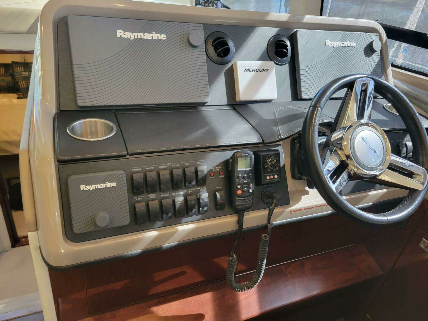 2017 Sea Ray Sundancer 460 - Image 16