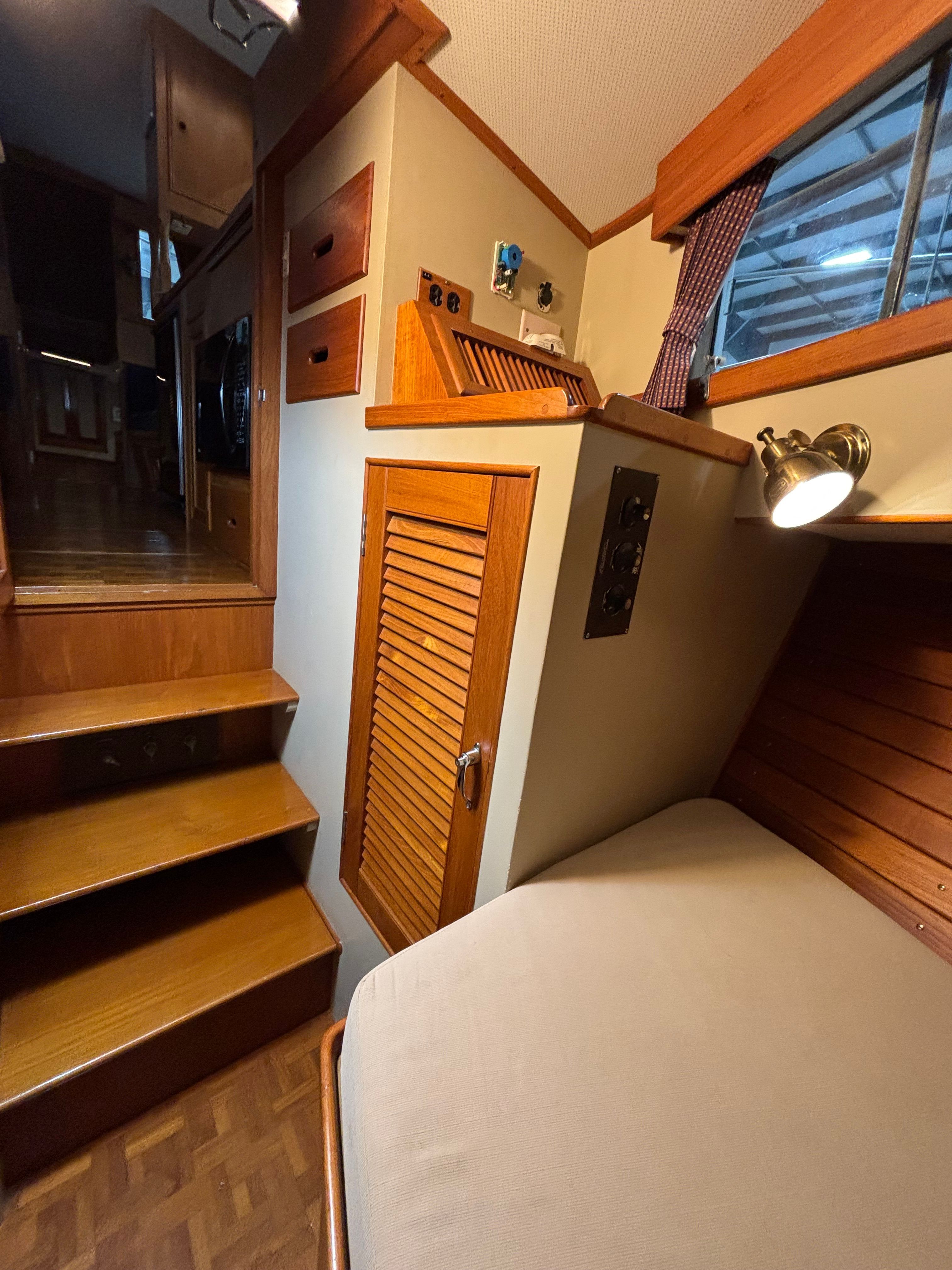 1983 Grand Banks 36 Classic - 25