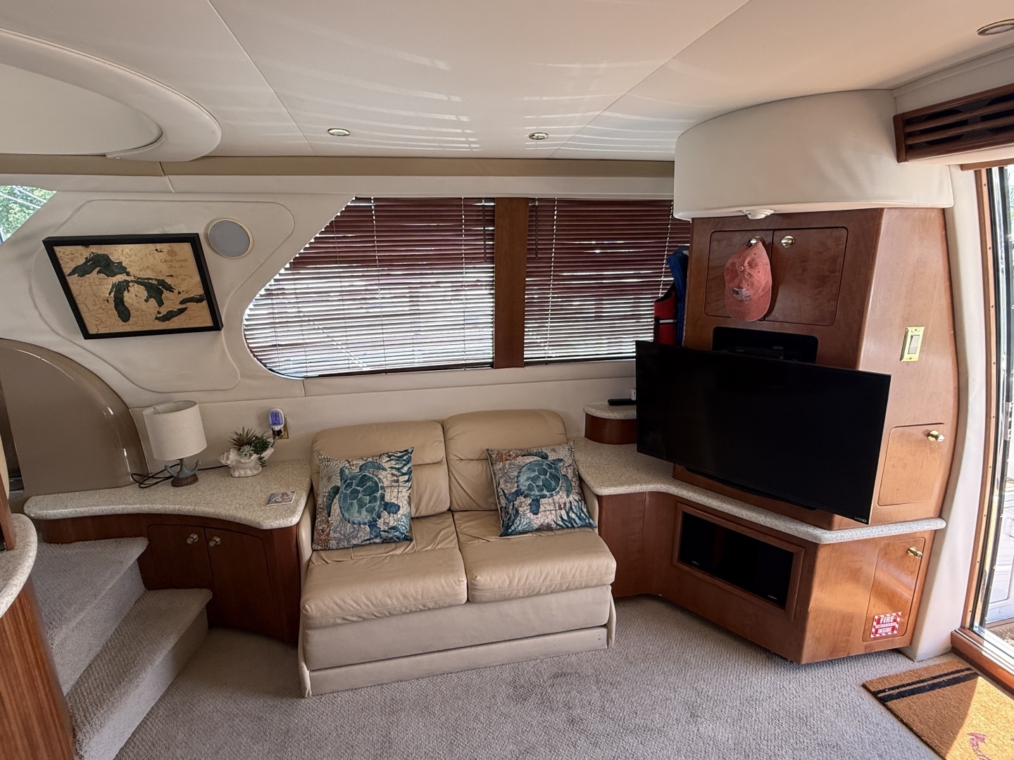 1999 Carver 450 Voyager - Image 27