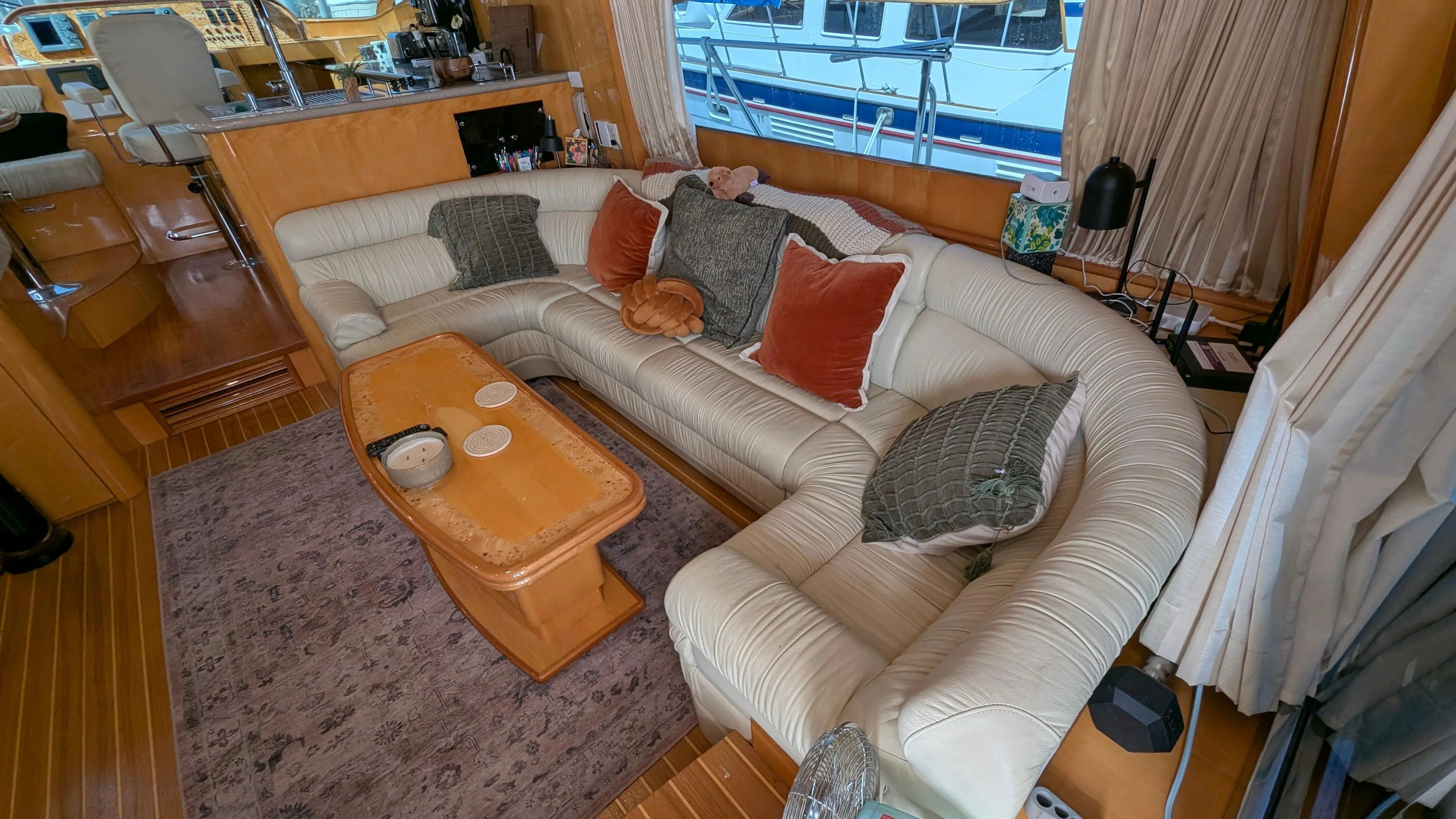 2004 Johnson Motor Yacht - 46