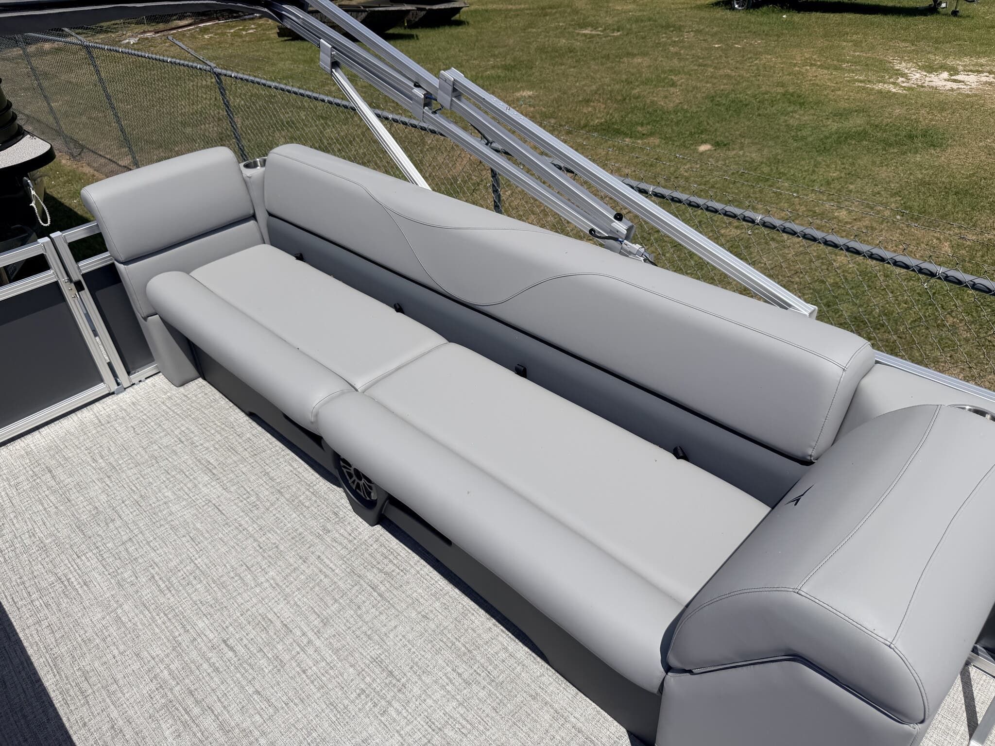 2026 Tahoe Pontoon Boats SLT 23 QUAD LOUNGER-140HP - 12