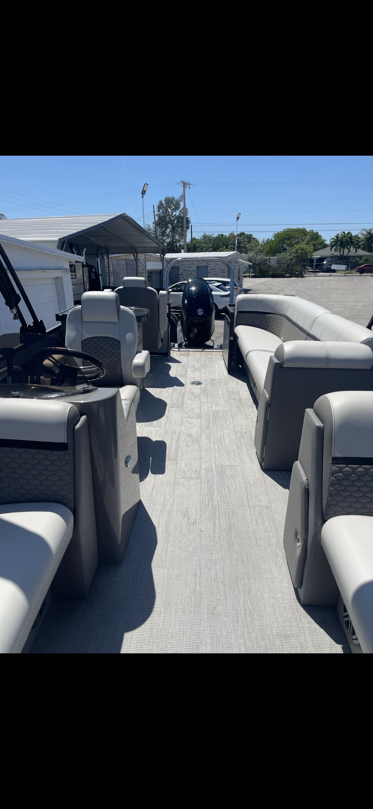 2022 Apex Marine Qwest. LTZ822 - 2