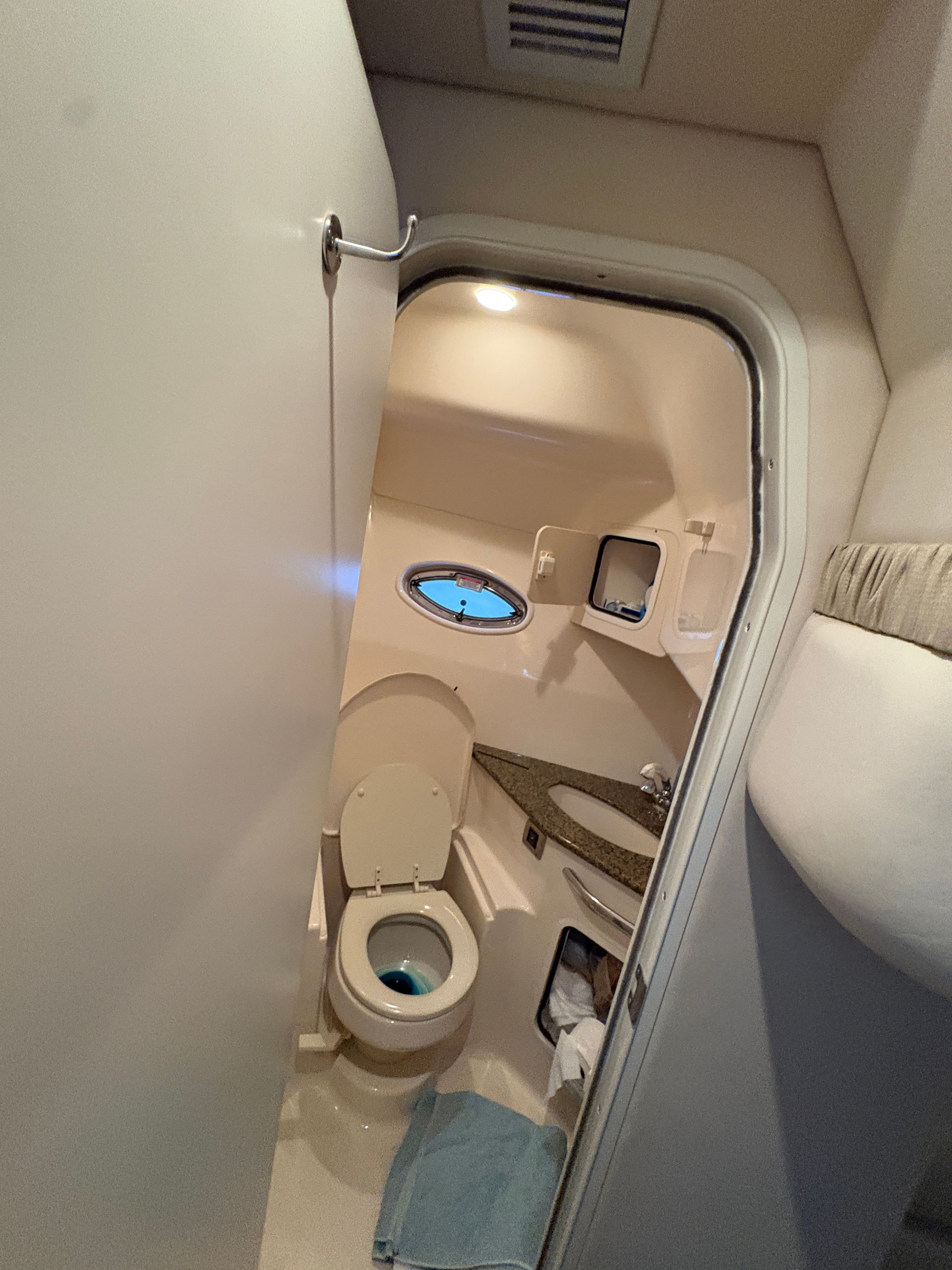 Bathroom of a 2005 Sea Ray 420 Sundancer yacht.