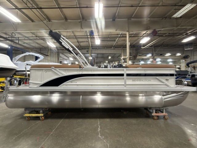 2026 Bennington S Quad Bench 22 SSR Tritoon - 9