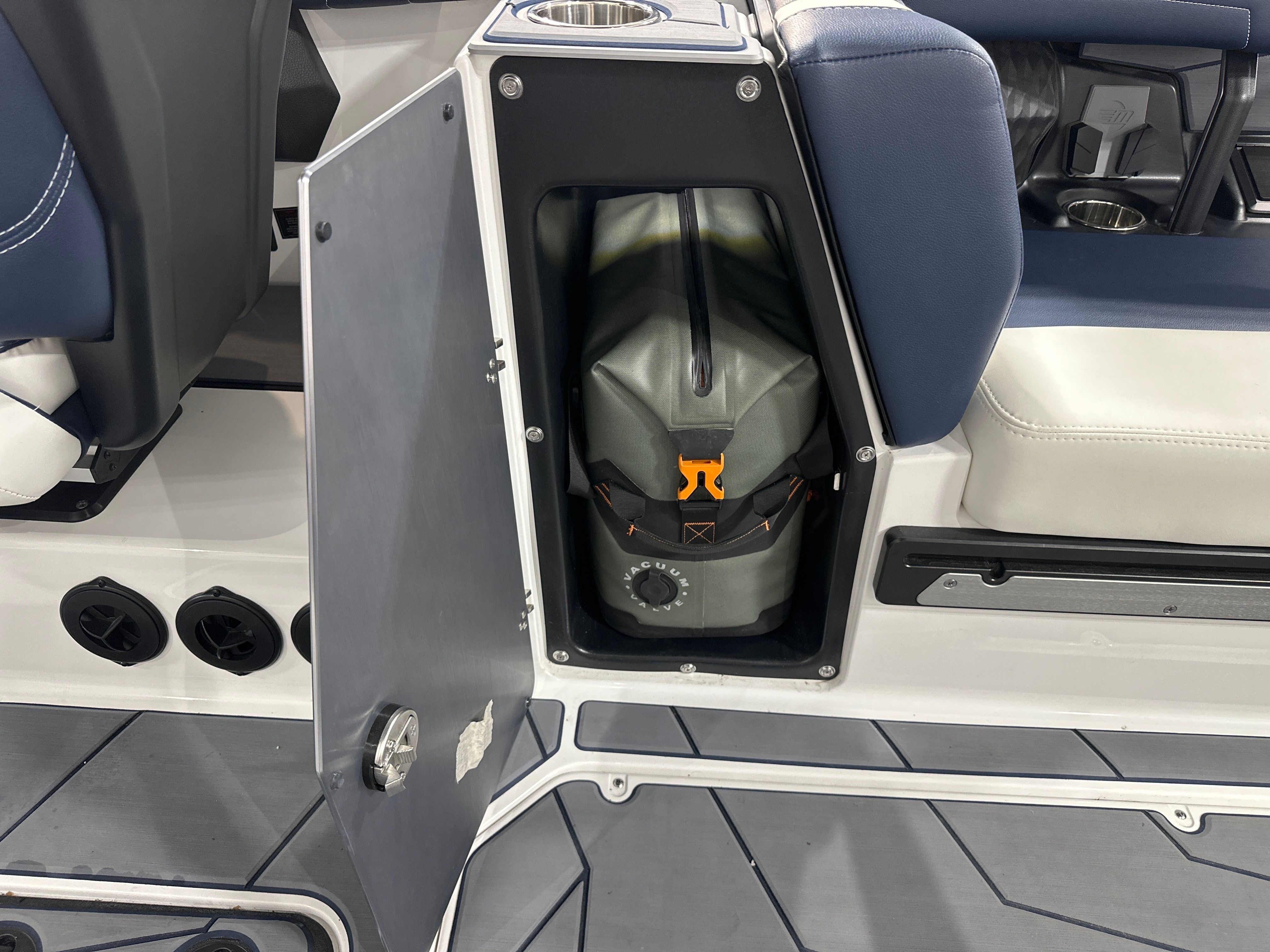2025 Malibu Wakesetter 25 LSV - 25