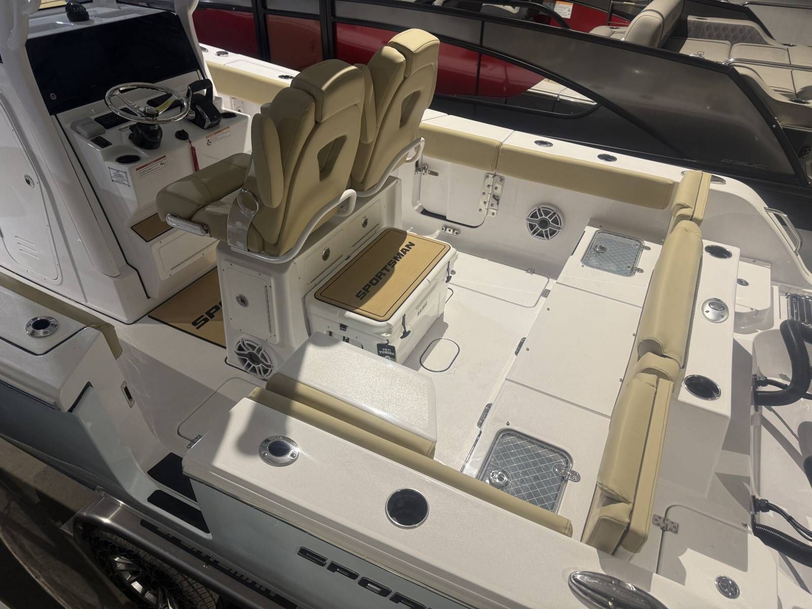 2026 Sportsman Heritage 261 Center Console - 11