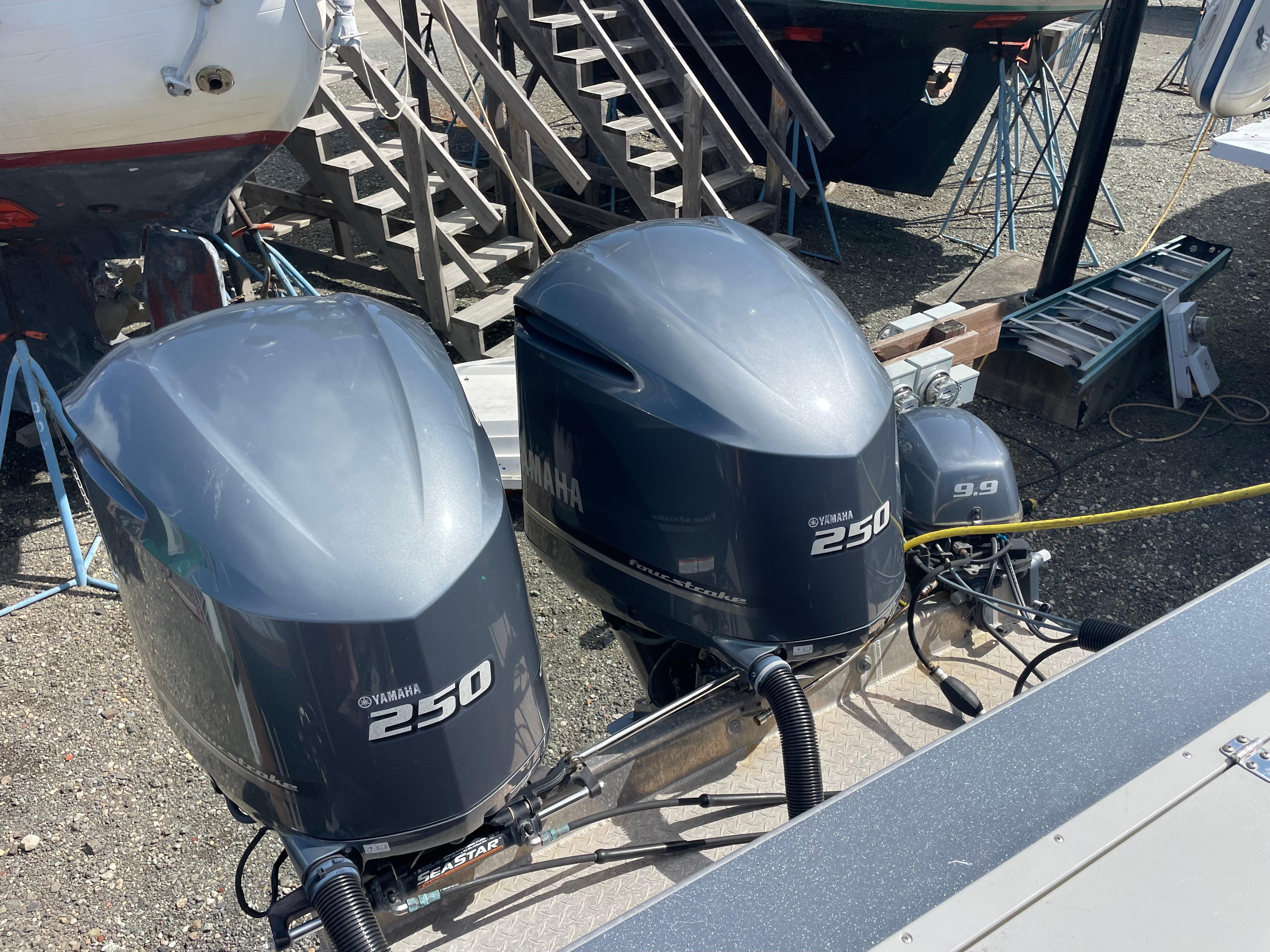 Twin Yamaha 250 outboard engines on a 2018 Duckworth 28 Offshore boat.