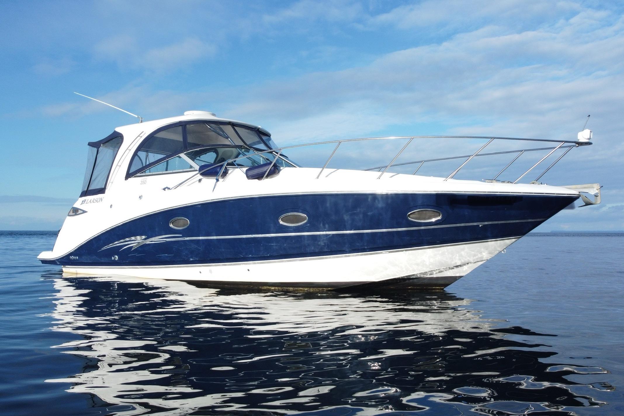 2009 Larson Cabrio 350