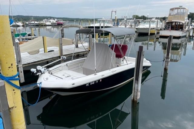 2016 Yamaha Boats 190 FSH Deluxe