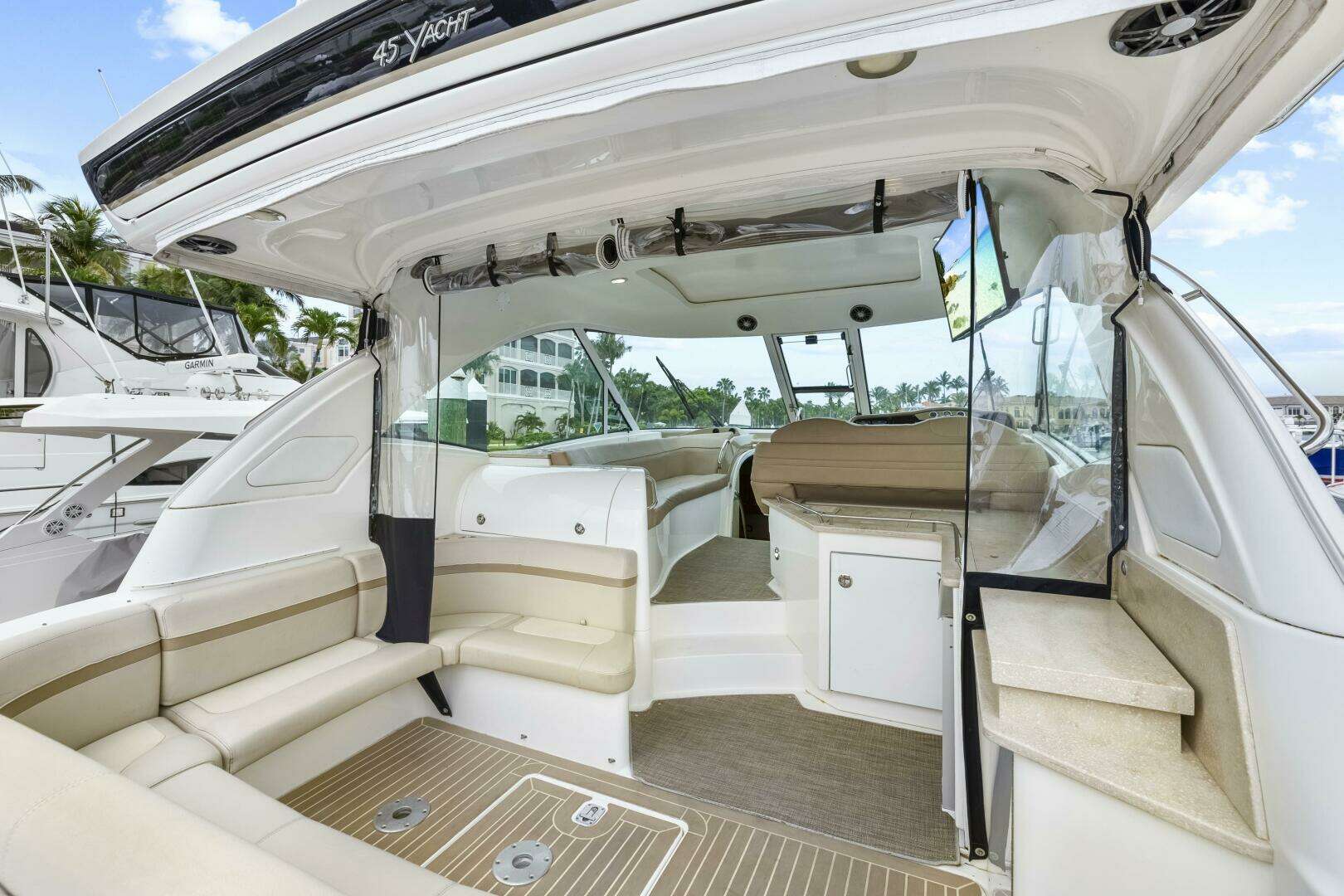 2016 Formula 45 Yacht - Image 4