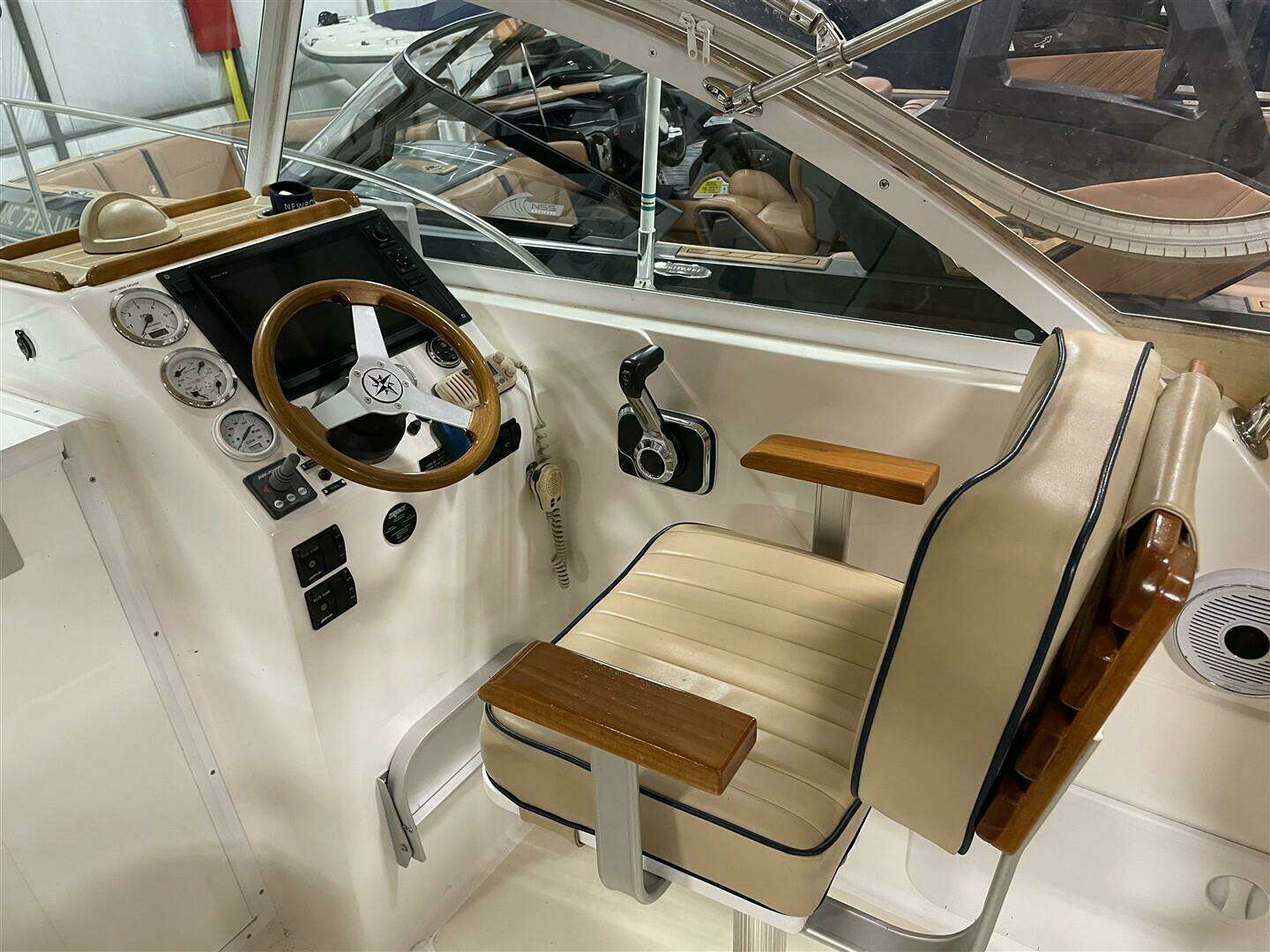 2005 Hunt Yachts 25 Surfhunter - Image 11