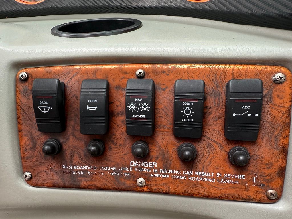 1998 Chaparral 2130 SS - 10