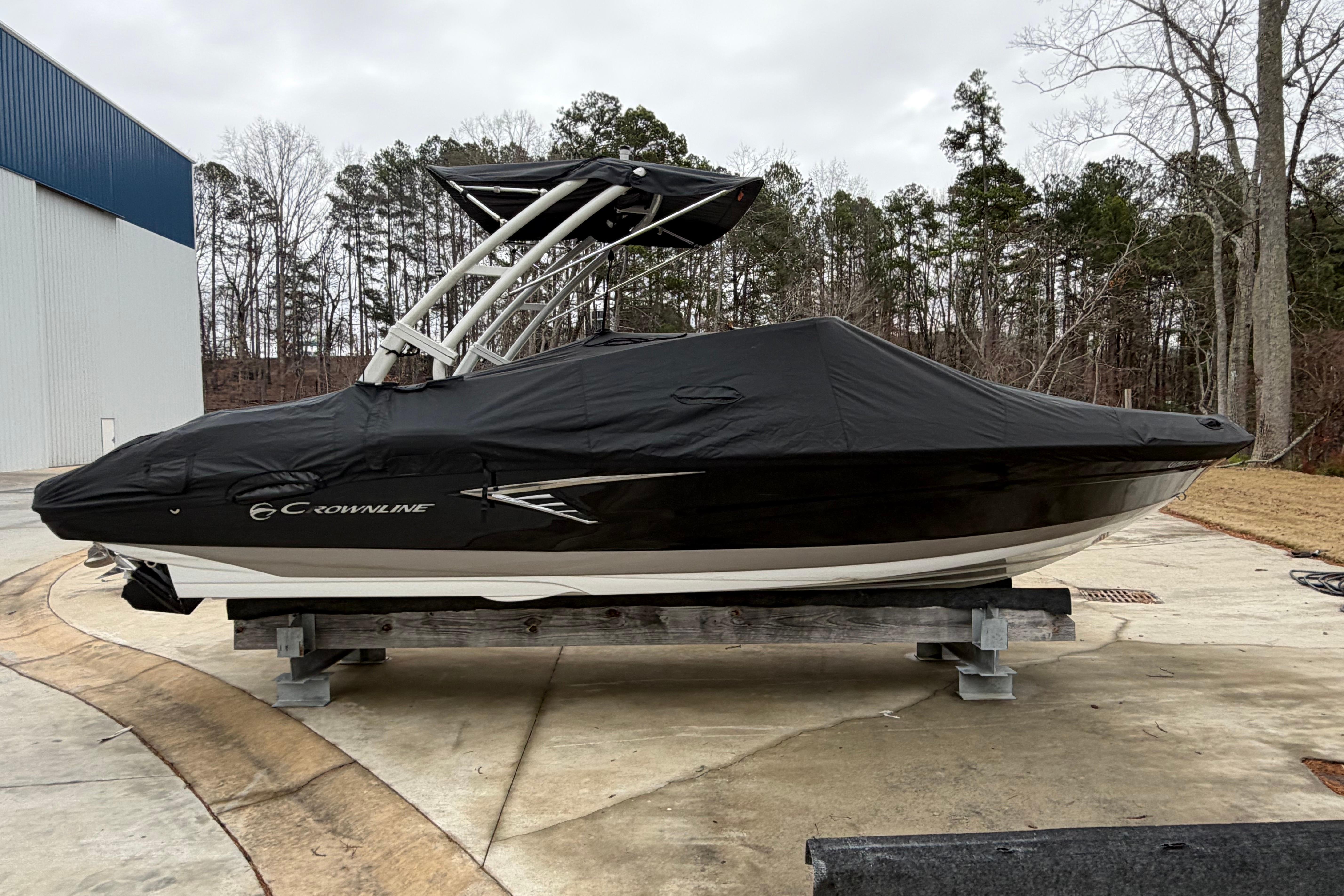 2022 Crownline 240 SS