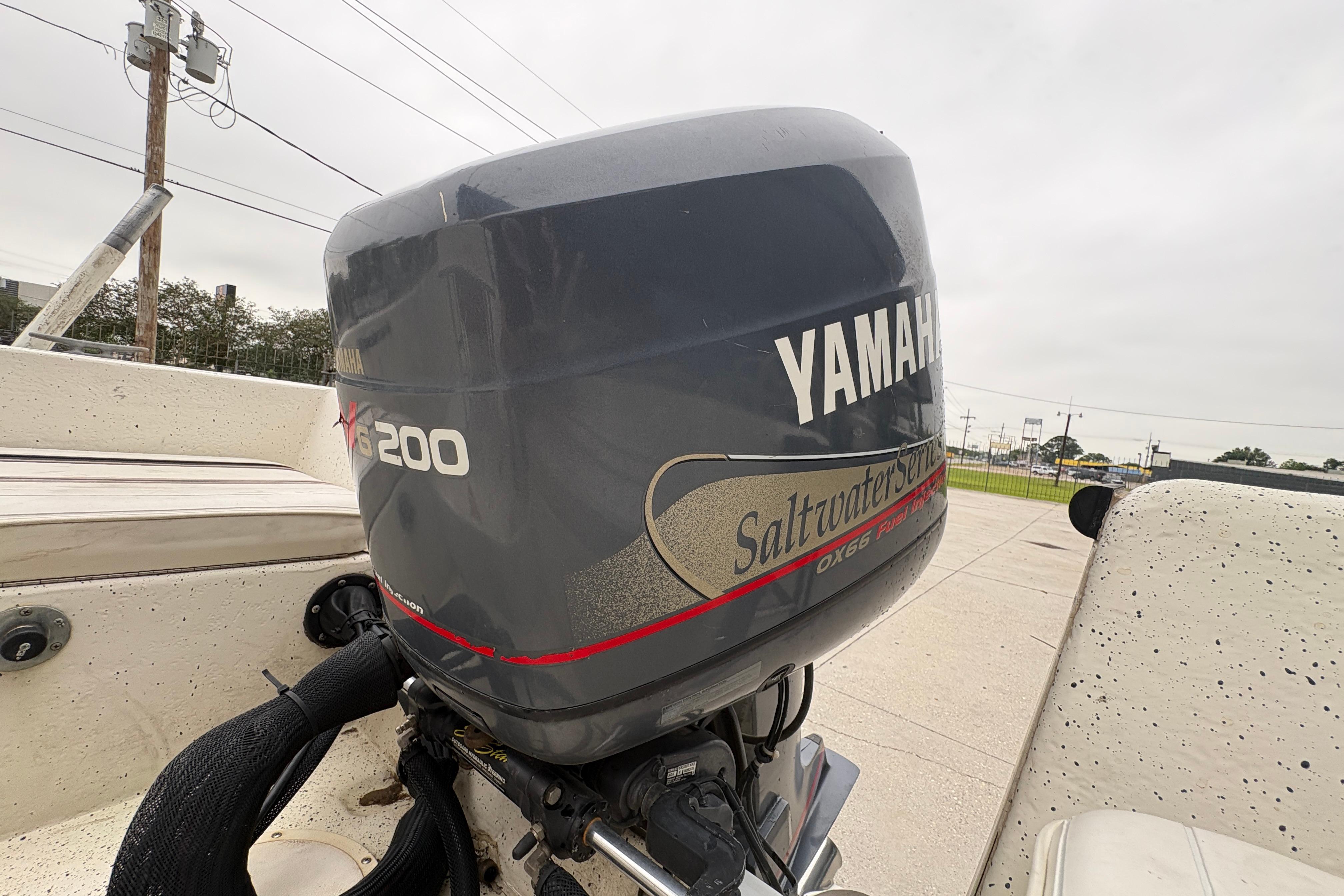 1998 Hydra-Sports 22 Ocean CC with Yamaha Saltwater Series 200 outboard motor.