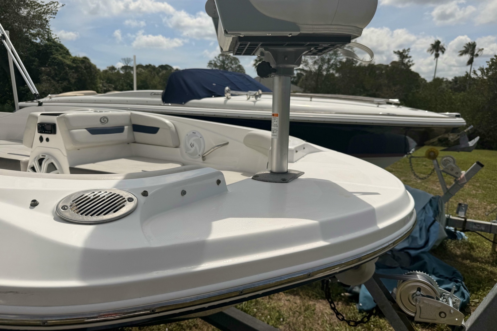 2020 Hurricane SunDeck Sport 185 OB - Image 5