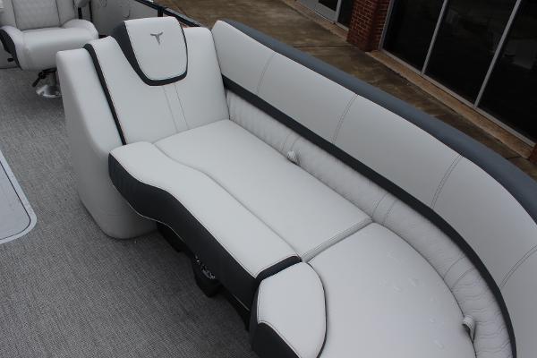 2025 Tahoe Pontoon Cascade Quad Lounger with sleek white and gray seating.