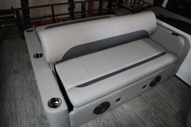 2026 Bentley Pontoons Legacy 223 Swingback Triple Tube Pkg - 10