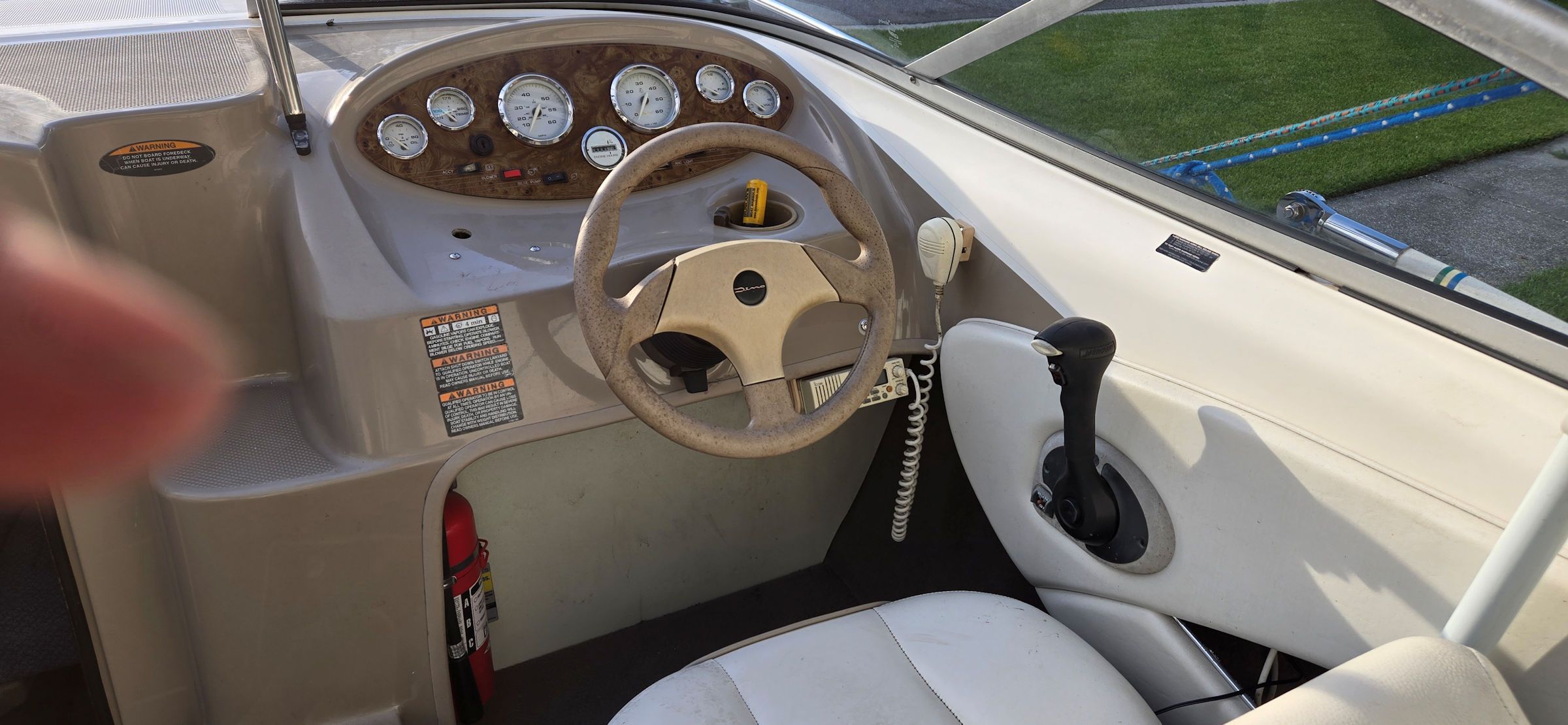 Interior view of a 2004 Bayliner B210 Classic boat.