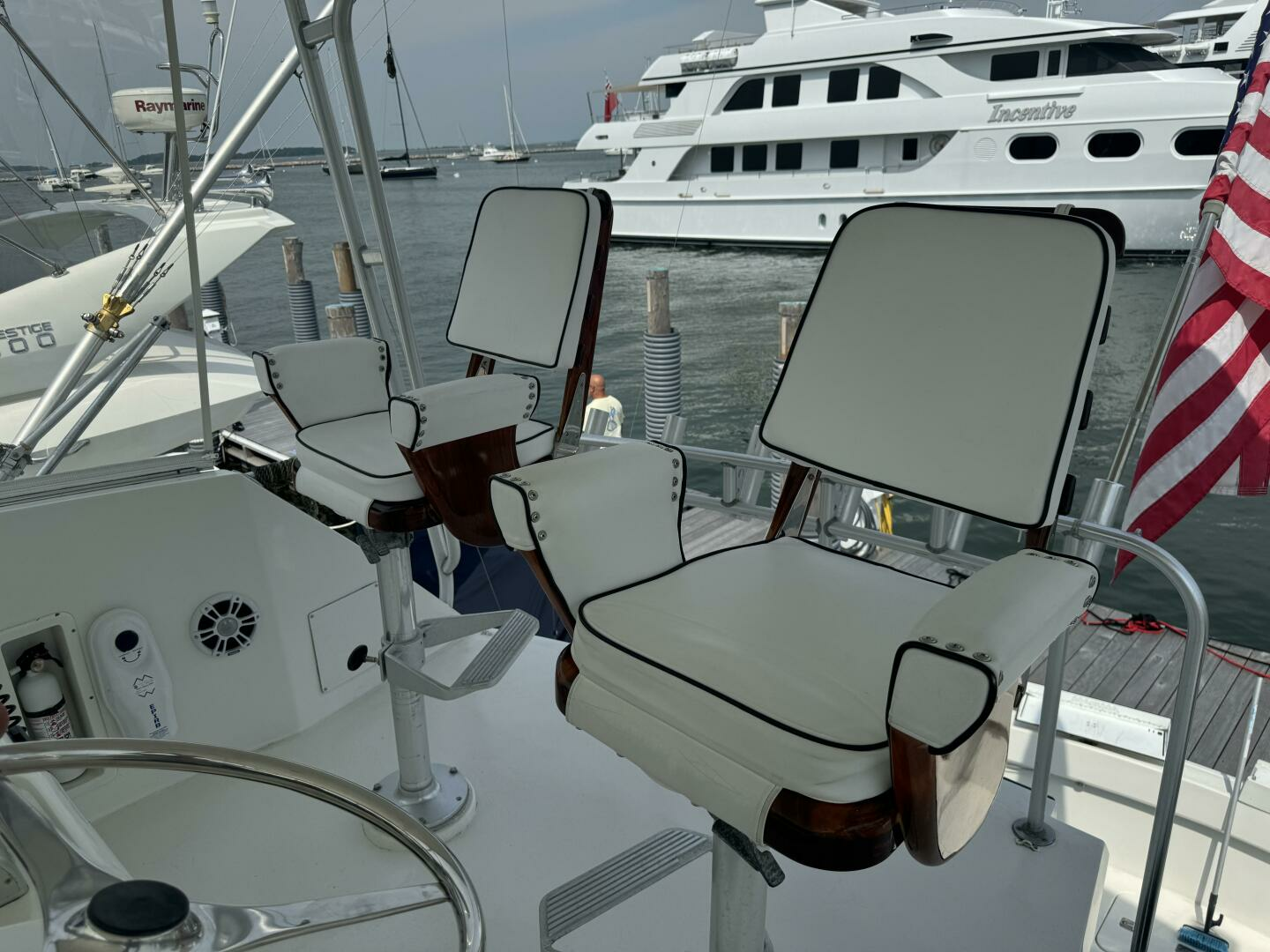1994 Hatteras 54 Yacht - Image 22