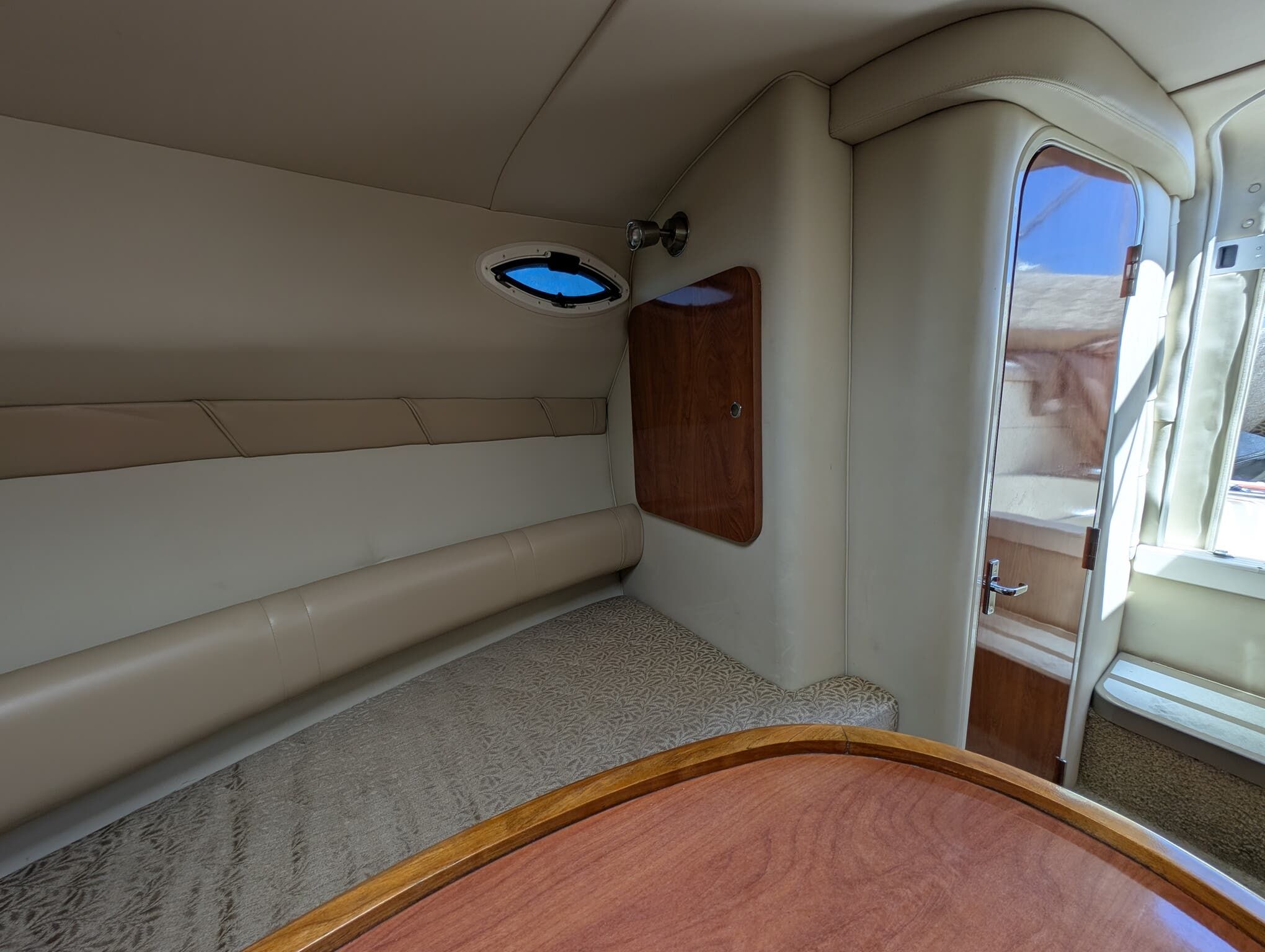 2007 Larson Cabrio 240 - 22