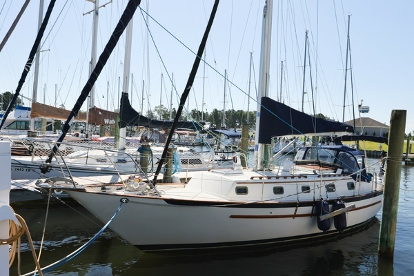 1998 Pacific Seacraft 37