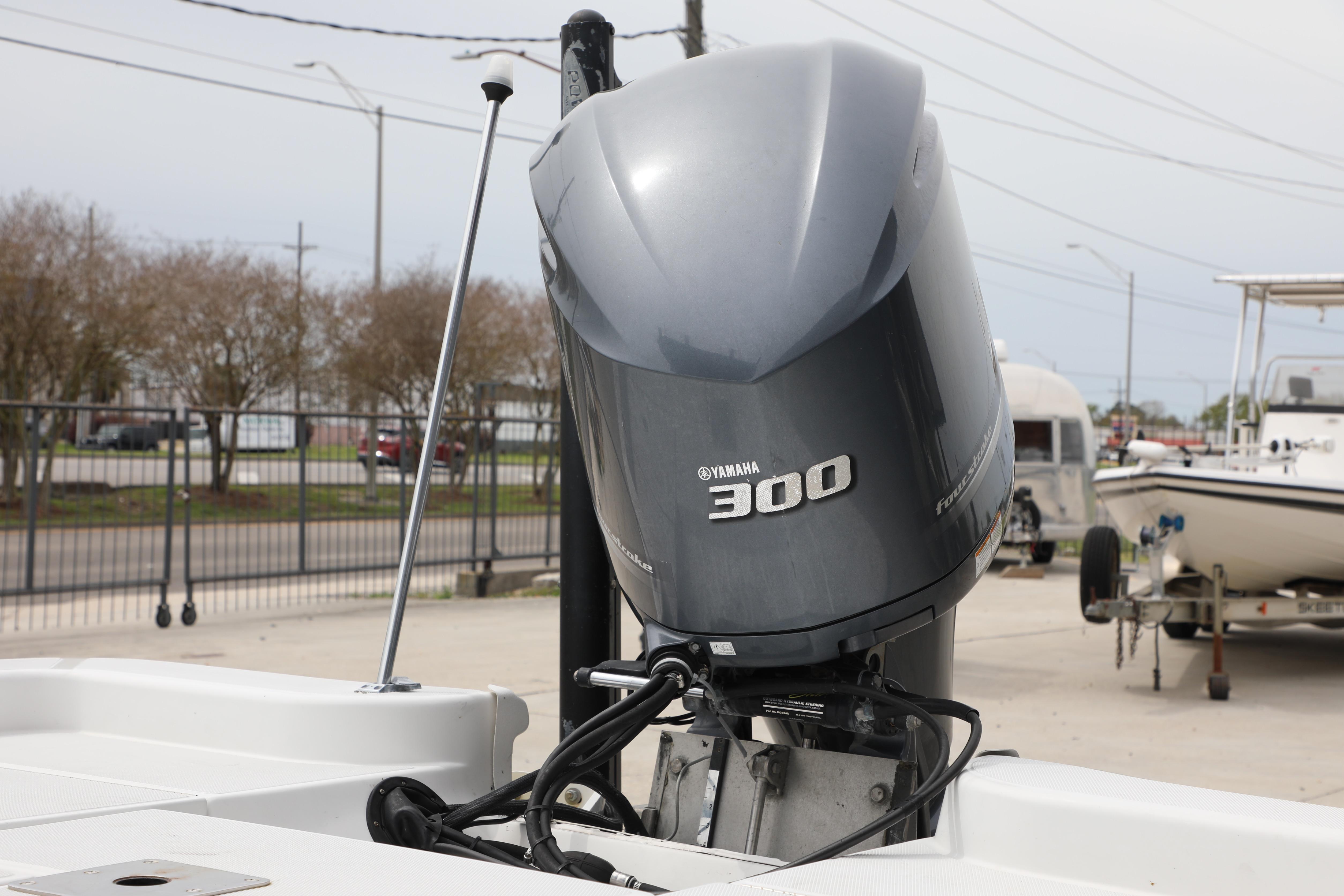 Yamaha 300 outboard motor on a 2002 Ranger 2300 Bay Ranger boat.