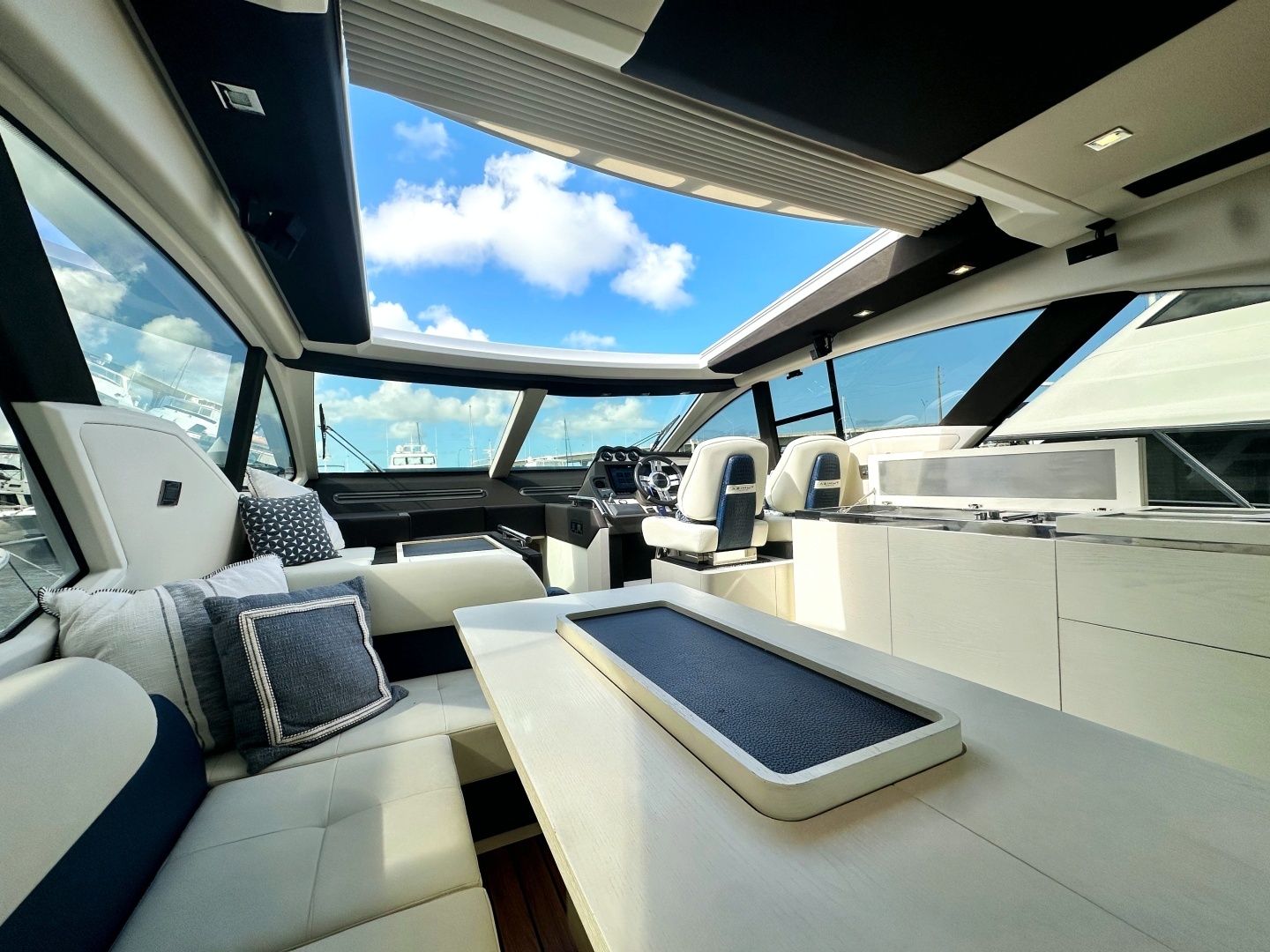 2015 Azimut 55S - Image 24