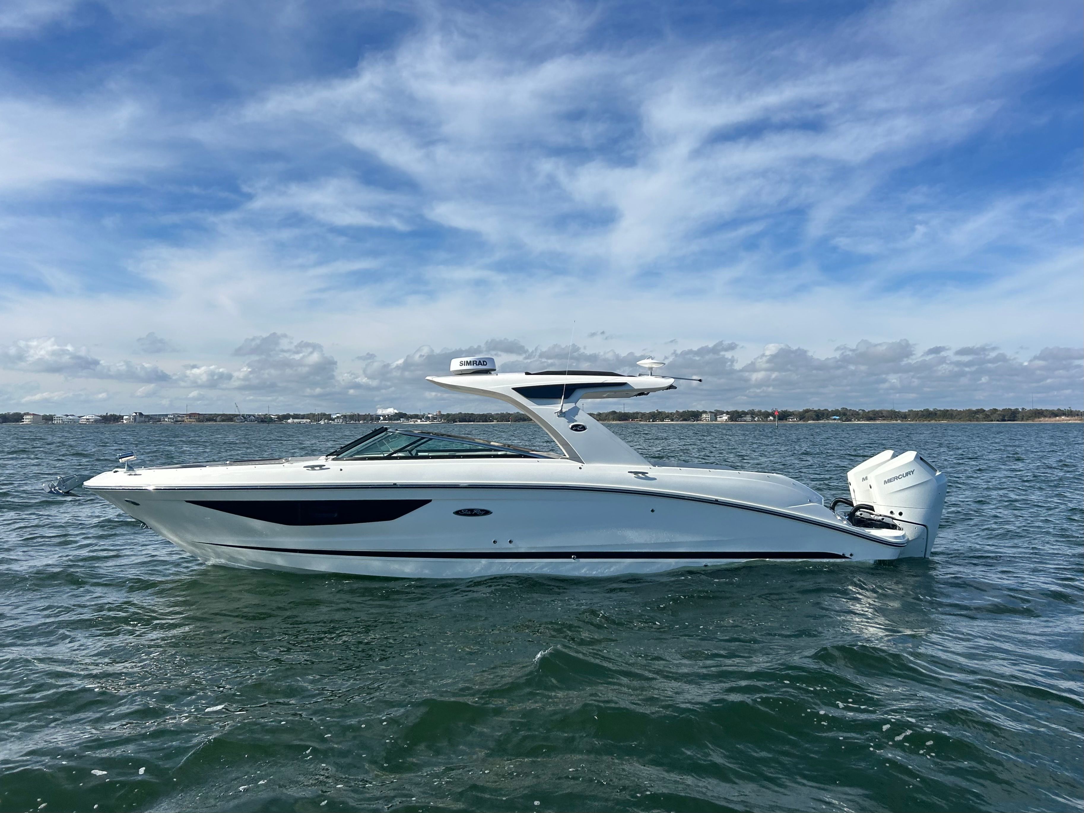 2026 Sea Ray SLX 350 Outboard