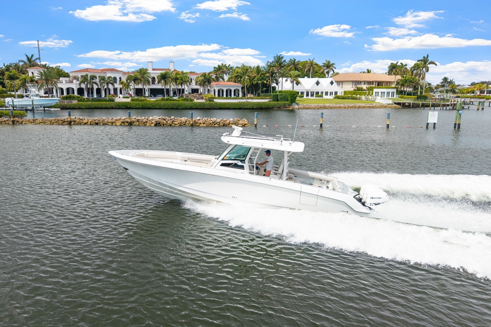 2018 Boston Whaler 380 Outrage - Image 38