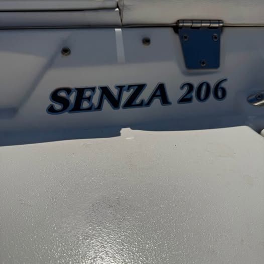 2011 Larson Senza 206 - 15