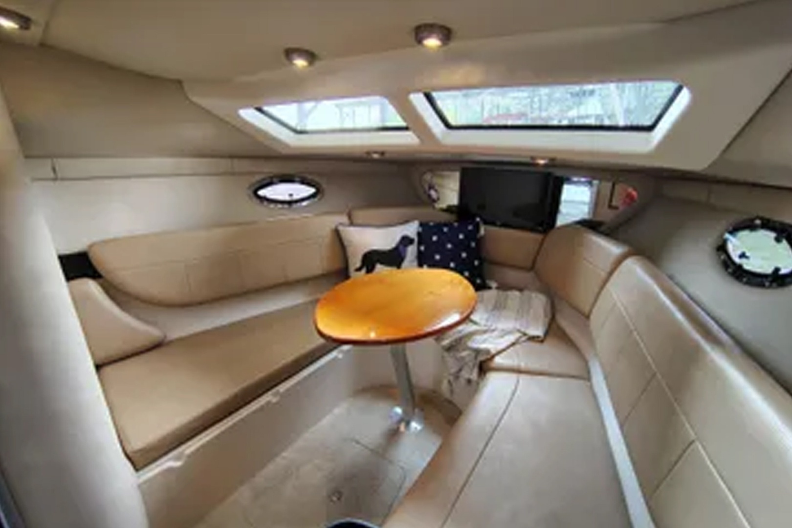 2008 Regal 2565 Window Express - Image 3
