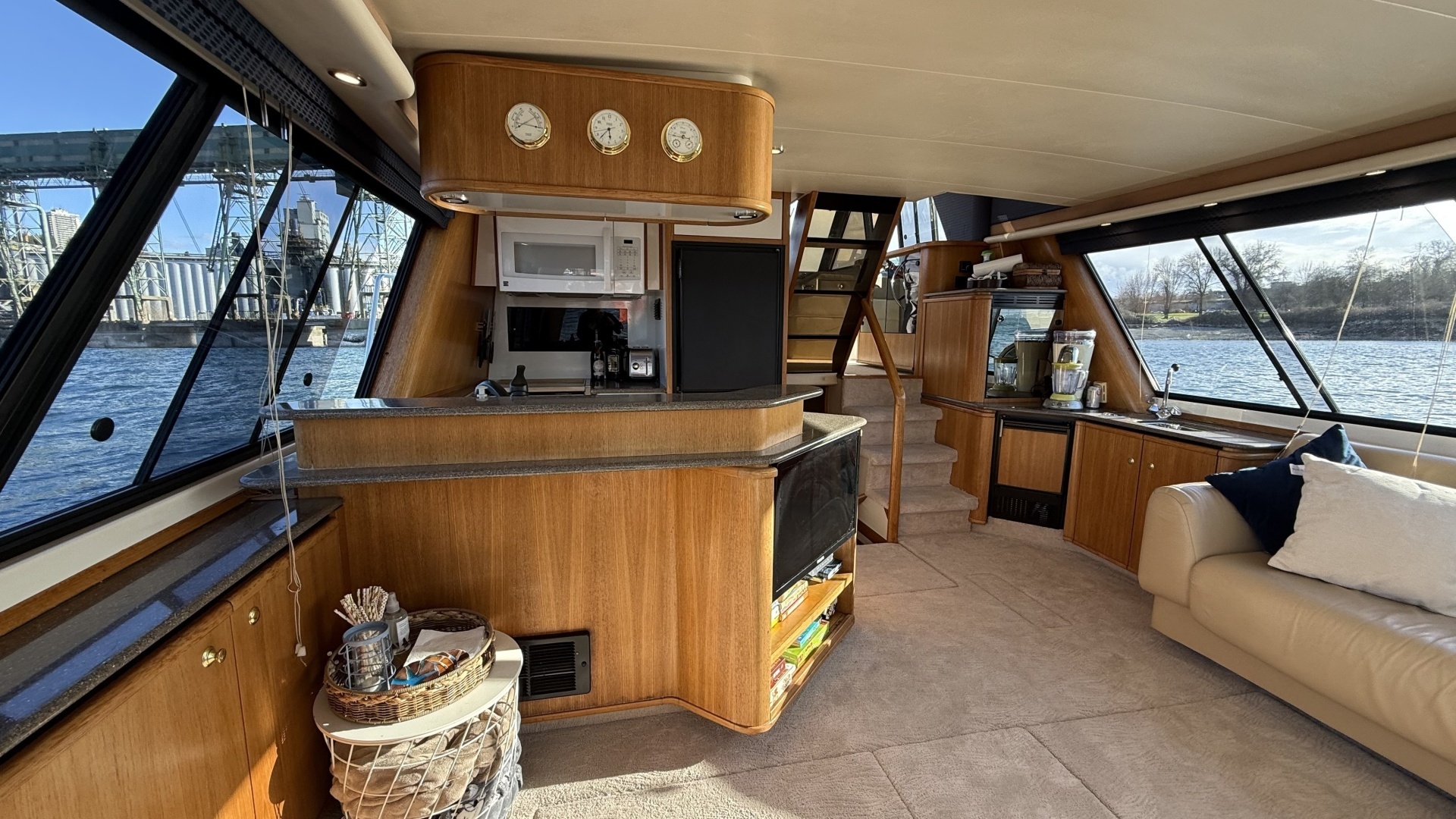 1998 Bayliner 4788 - Image 23