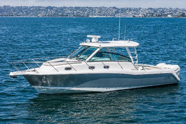 2020 Boston Whaler 345 Conquest - 65