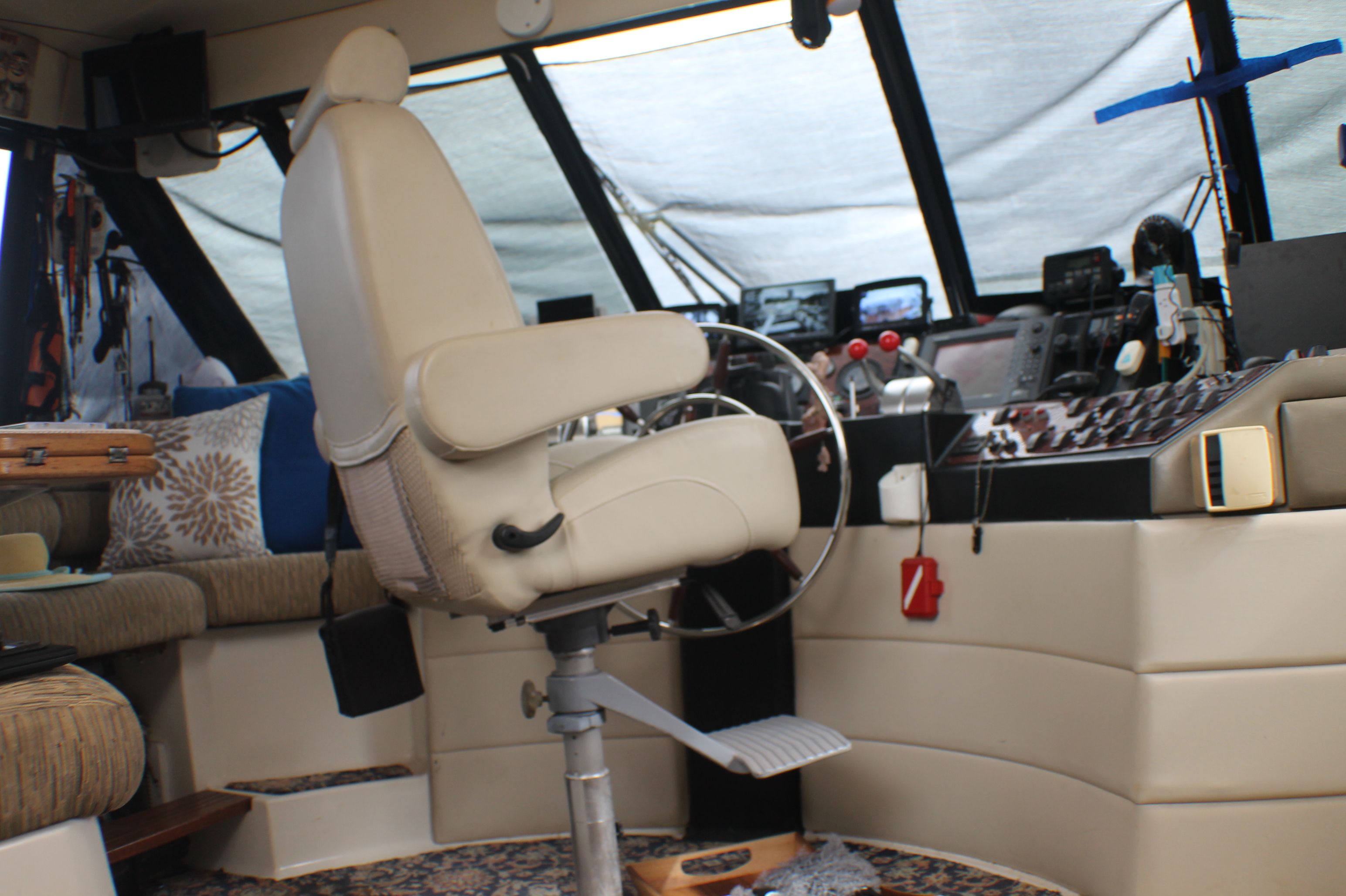 1998 Bayliner 4788 Pilot House Motoryacht - 6