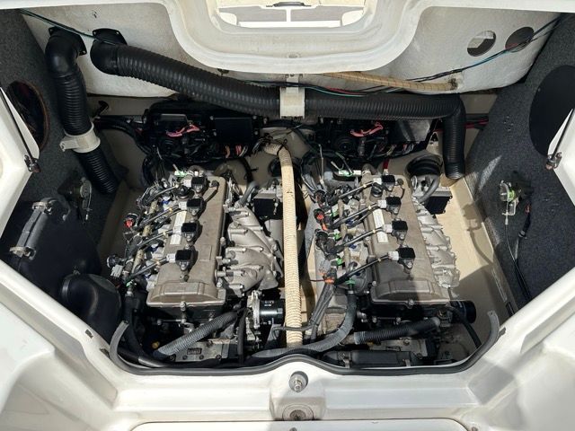 2012 Yamaha Boats 242 Limited - 22