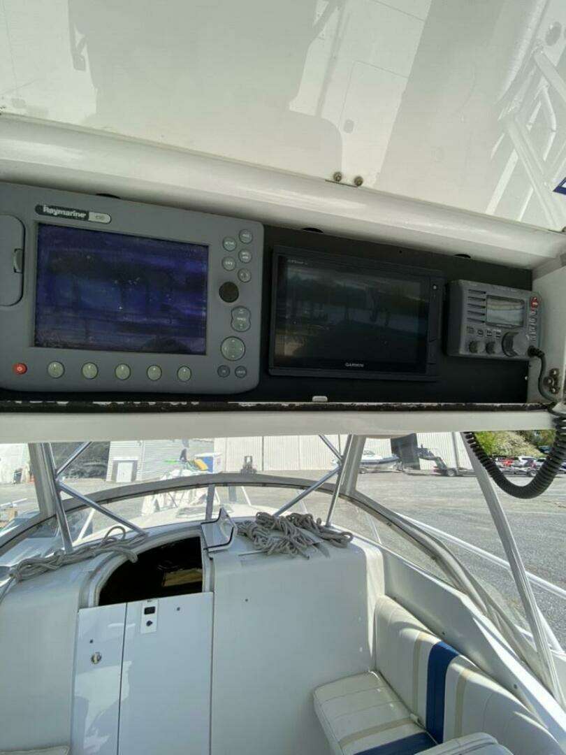 1997 Intrepid 339wa - Image 33