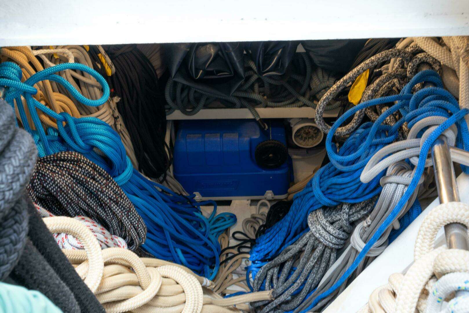 2001 Vitters Aft Cockpit - Image 46