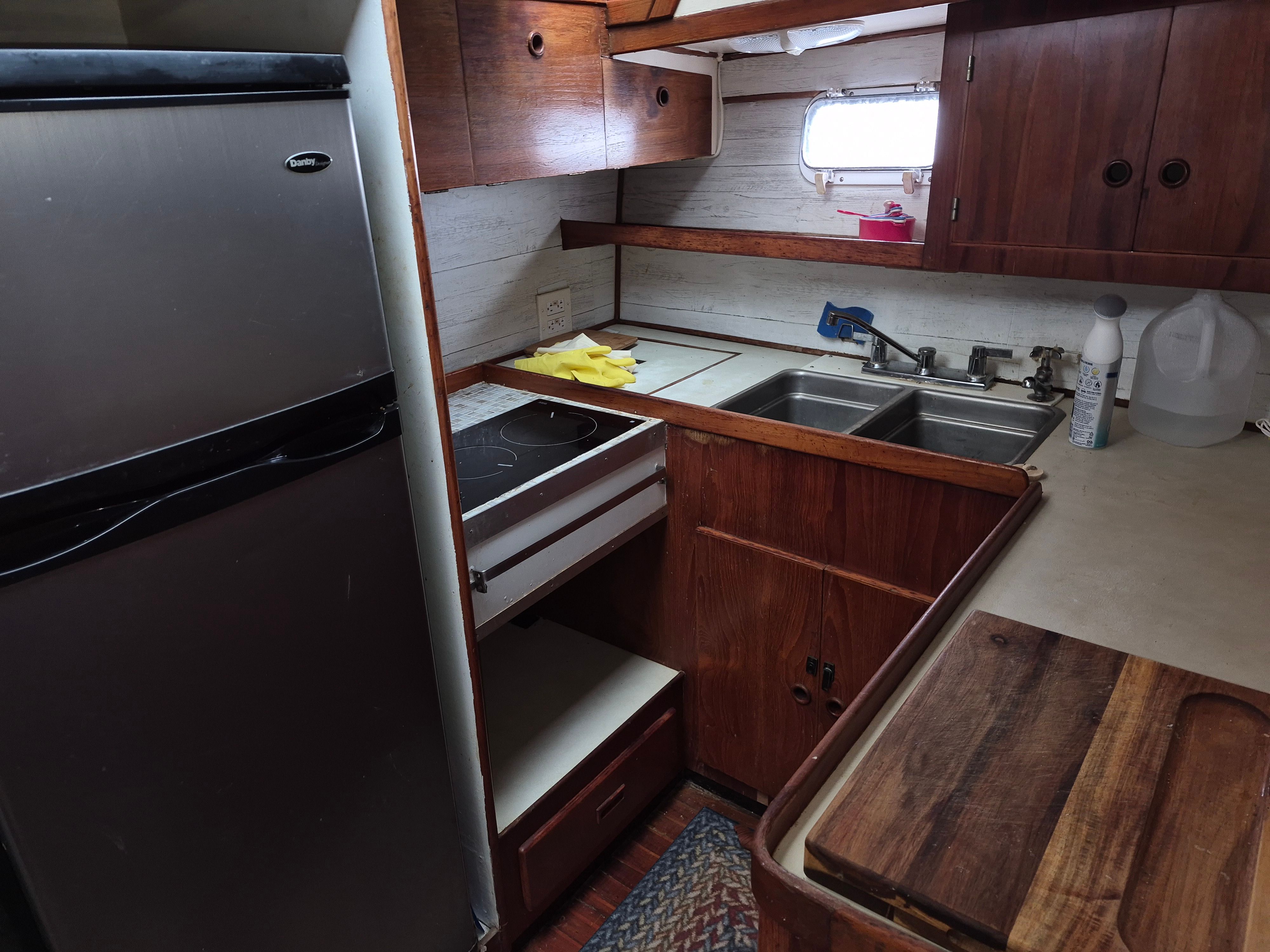 1984 President 41 Trawler - 11